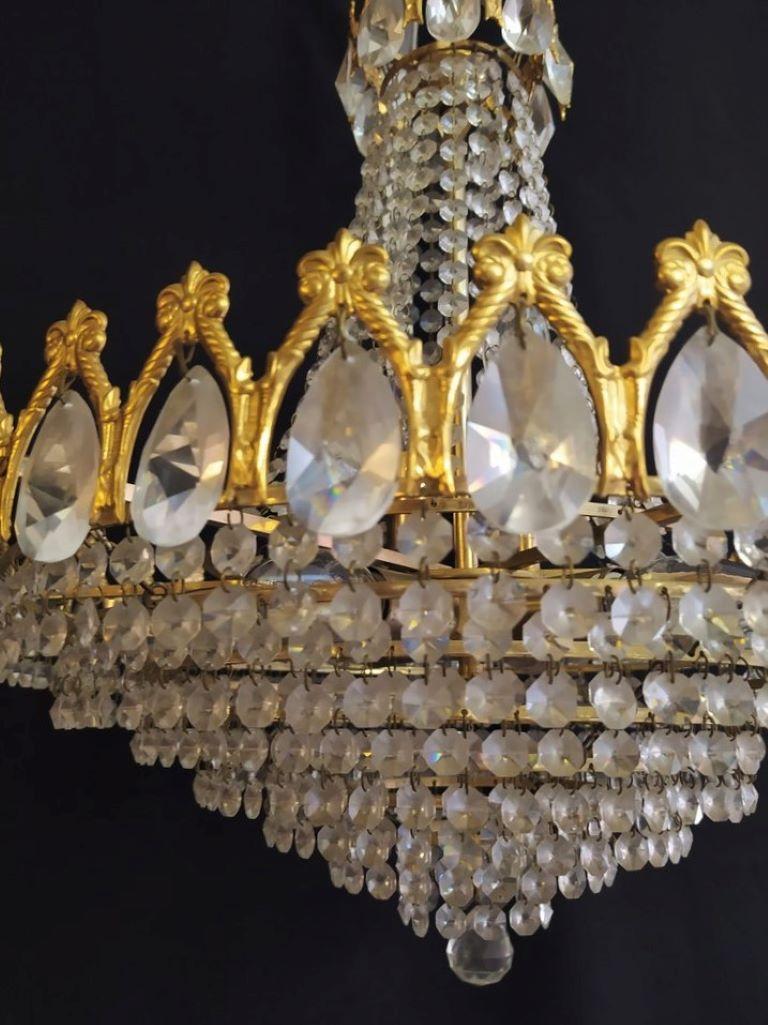 French Art Deco Crystal Bronze Eight-Light Chandelier, 1930s For Sale 4