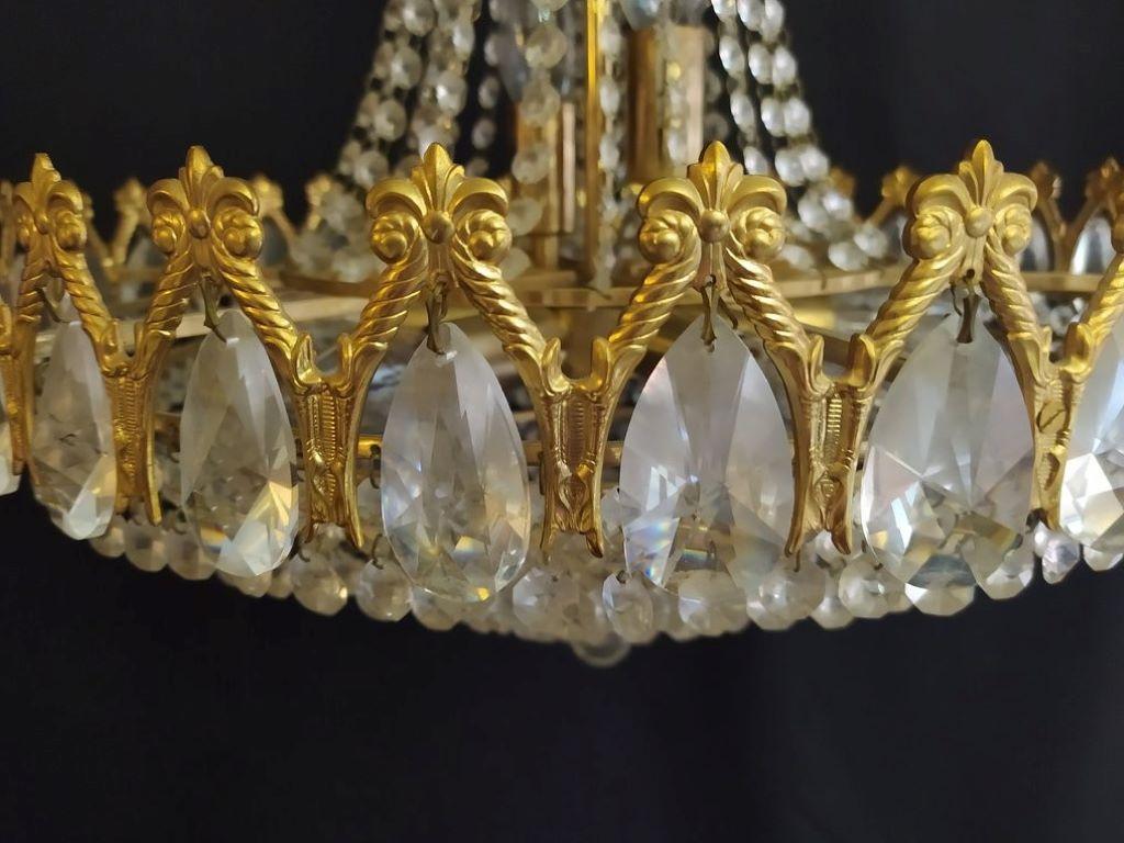 Lustre à huit lumières en bronze et cristal Art Déco français, années 1930 en vente 1