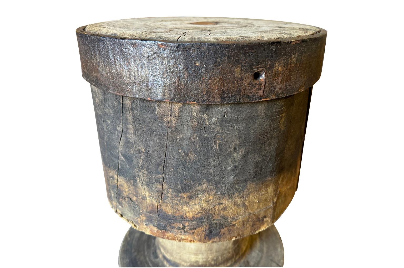 Wood French Arte Populaire Selette - Pedestal For Sale