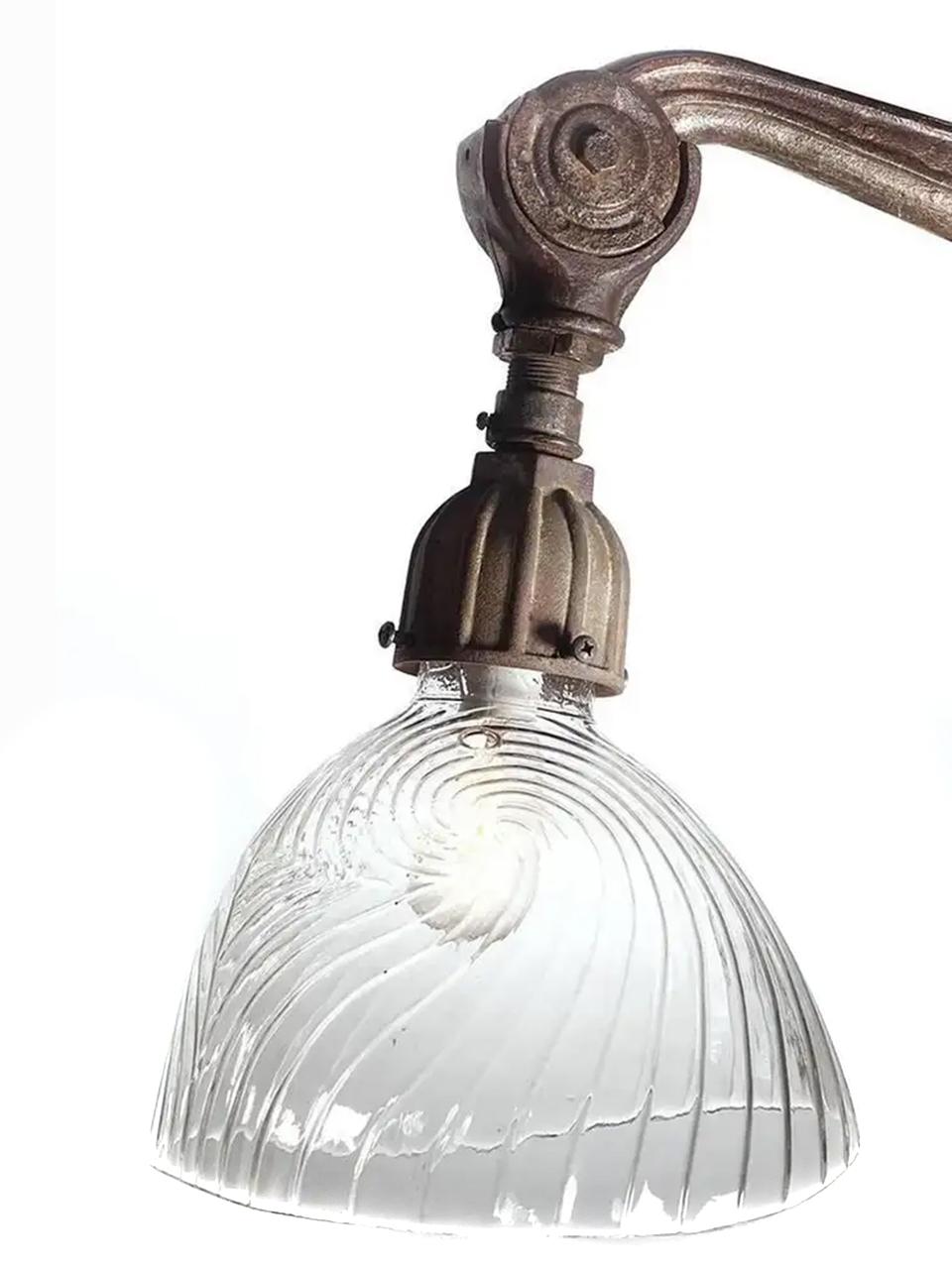 Français Lampe de rue articulée française en vente