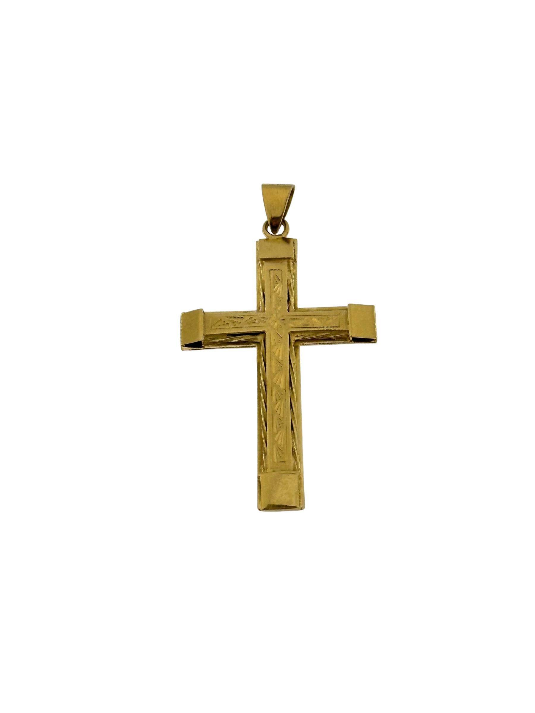 This French Artisan Yellow Gold Cross is a masterfully crafted piece of jewelry that combines traditional elegance with exquisite craftsmanship. Made from luxurious 18-karat yellow gold, the cross features a stunning shine polished finish that