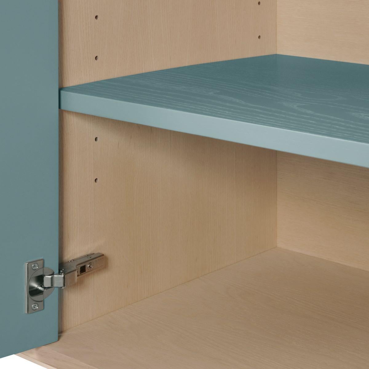 Armario artesanal francés de madera azul grisácea de 1 puerta y 3 cajones del diseñador E. Gizard en venta 3