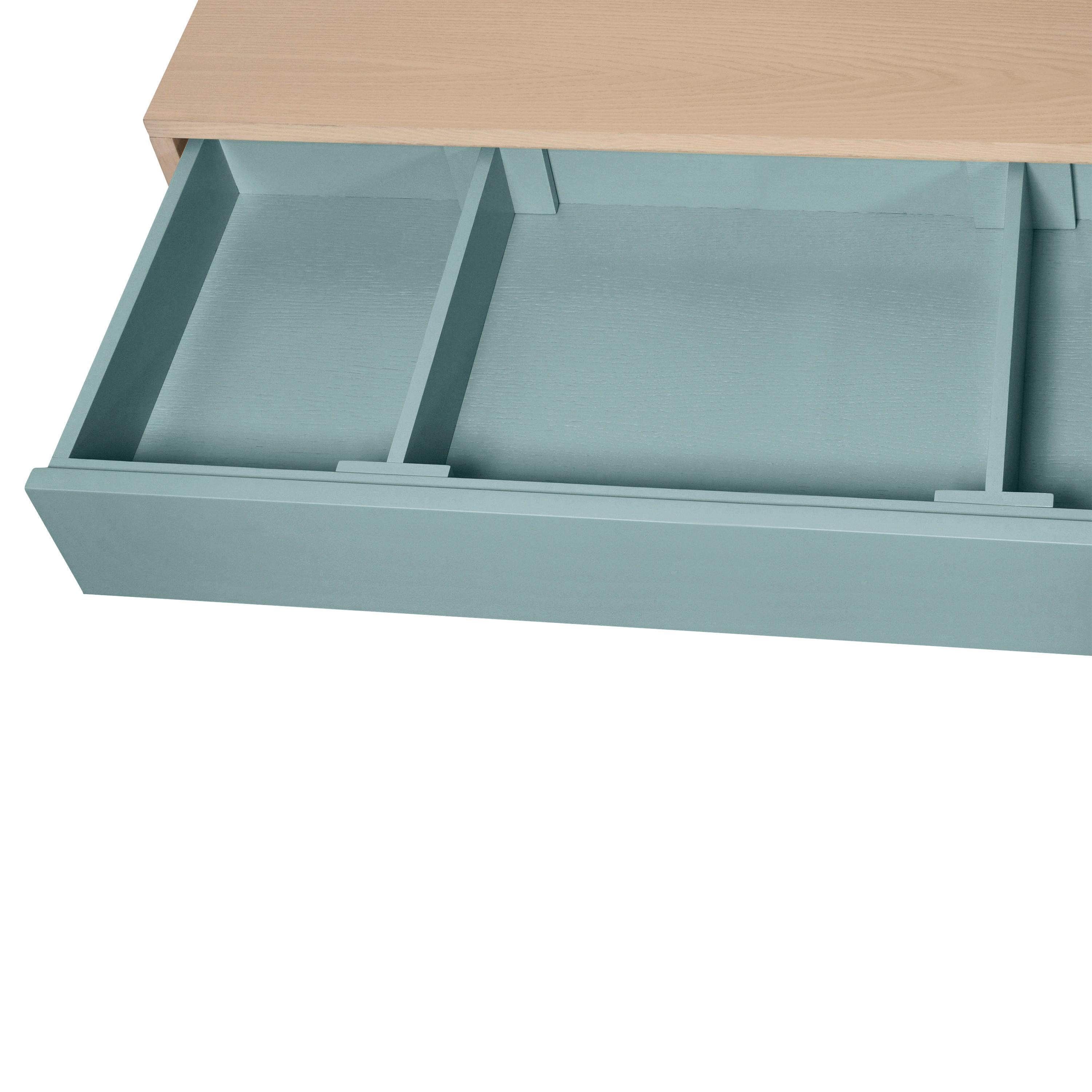 Armario artesanal francés de madera azul grisácea de 1 puerta y 3 cajones del diseñador E. Gizard en venta 1