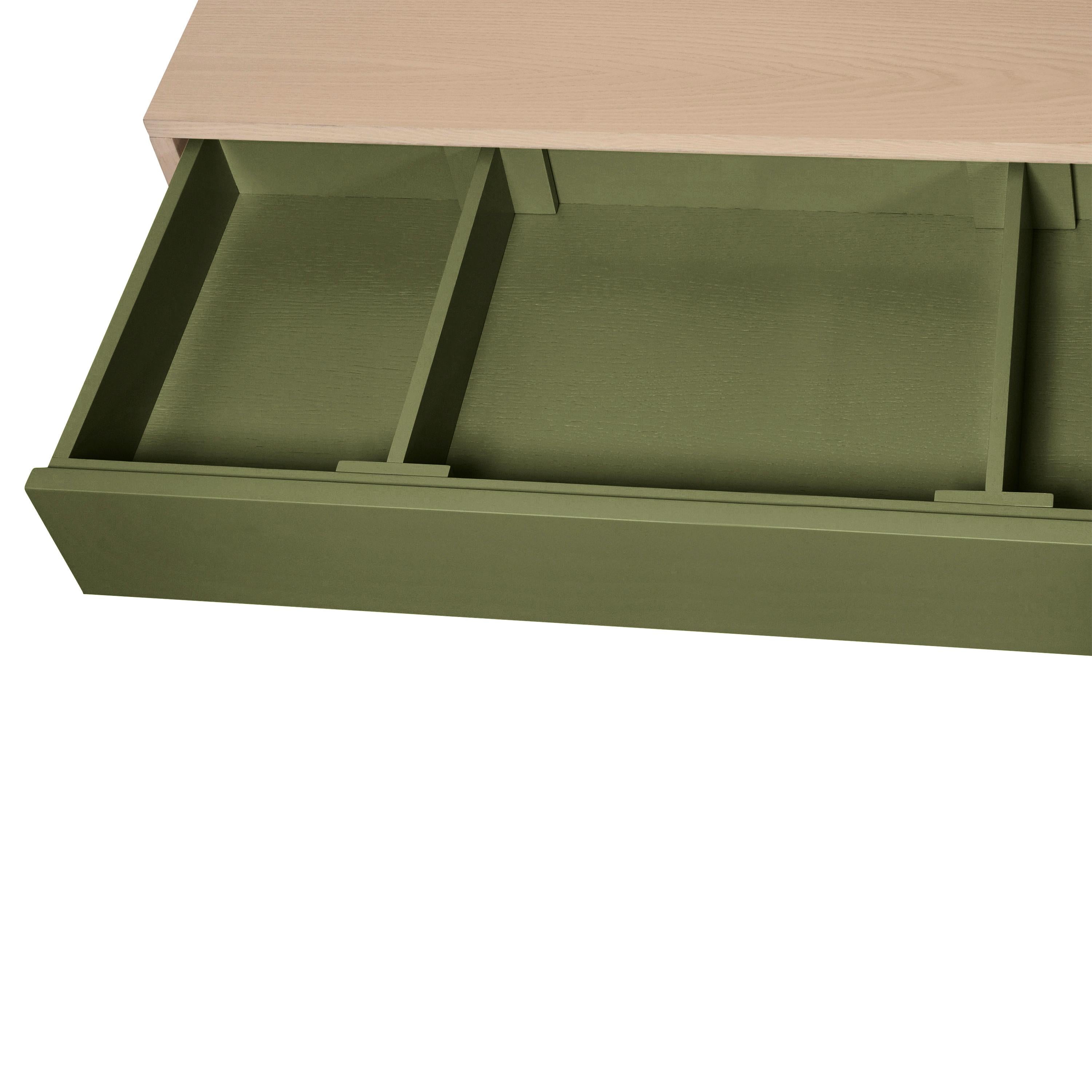 Aparador bajo artesanal francés de 1 puerta y 3 cajones de madera verde de E. Gizard, París Francés en venta