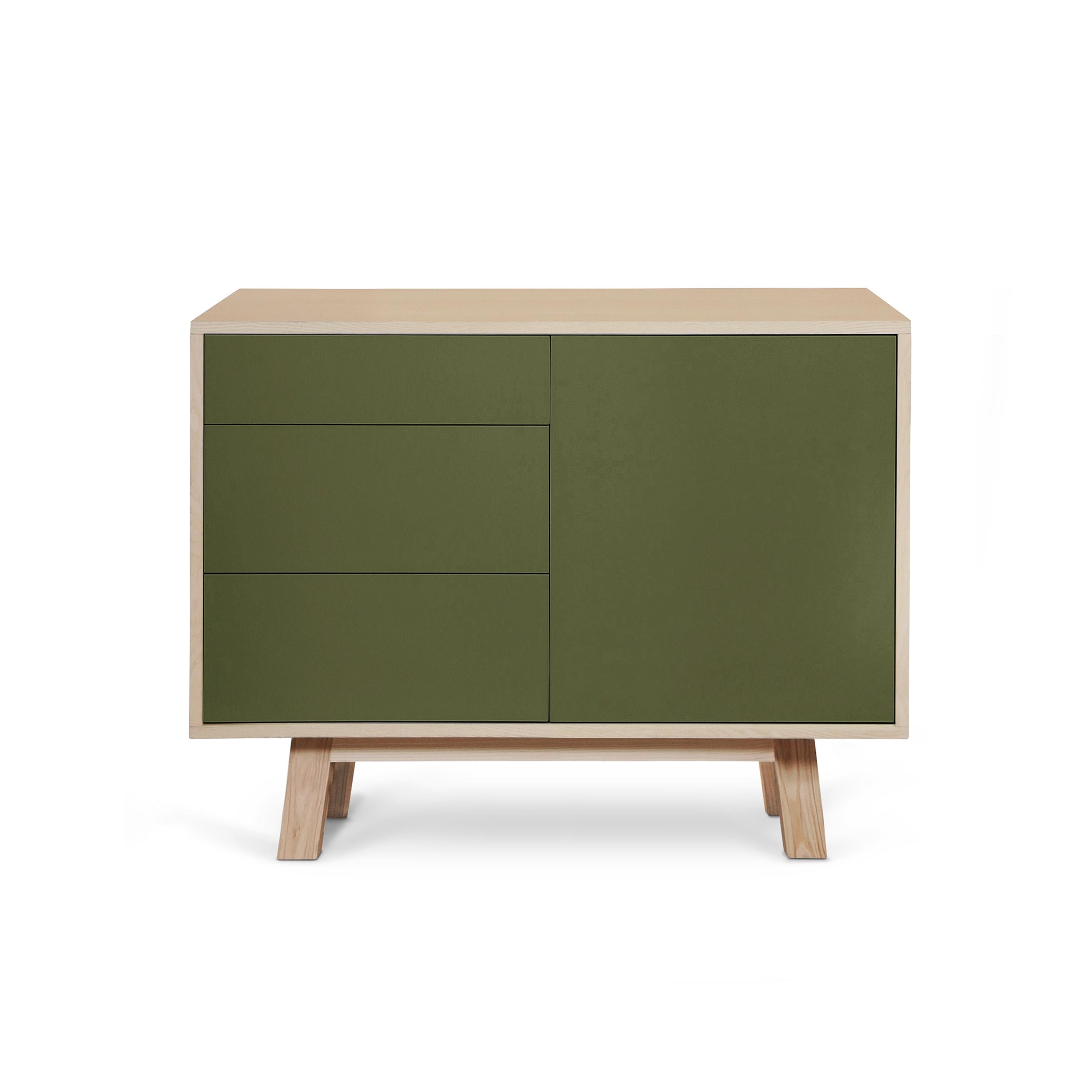 Aparador bajo artesanal francés de 1 puerta y 3 cajones de madera verde de E. Gizard, París Madera en venta