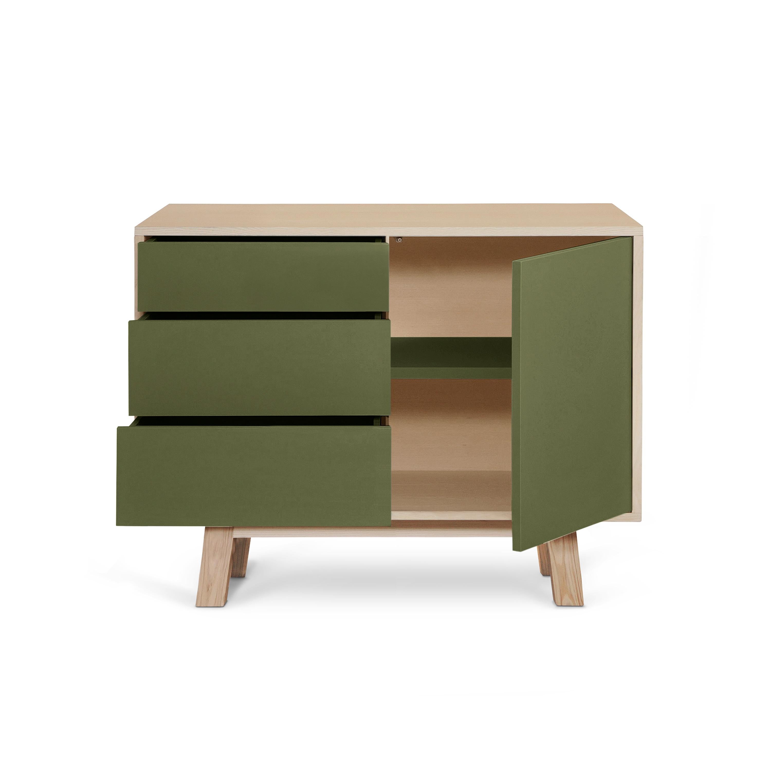 Aparador bajo artesanal francés de 1 puerta y 3 cajones de madera verde de E. Gizard, París en venta 1