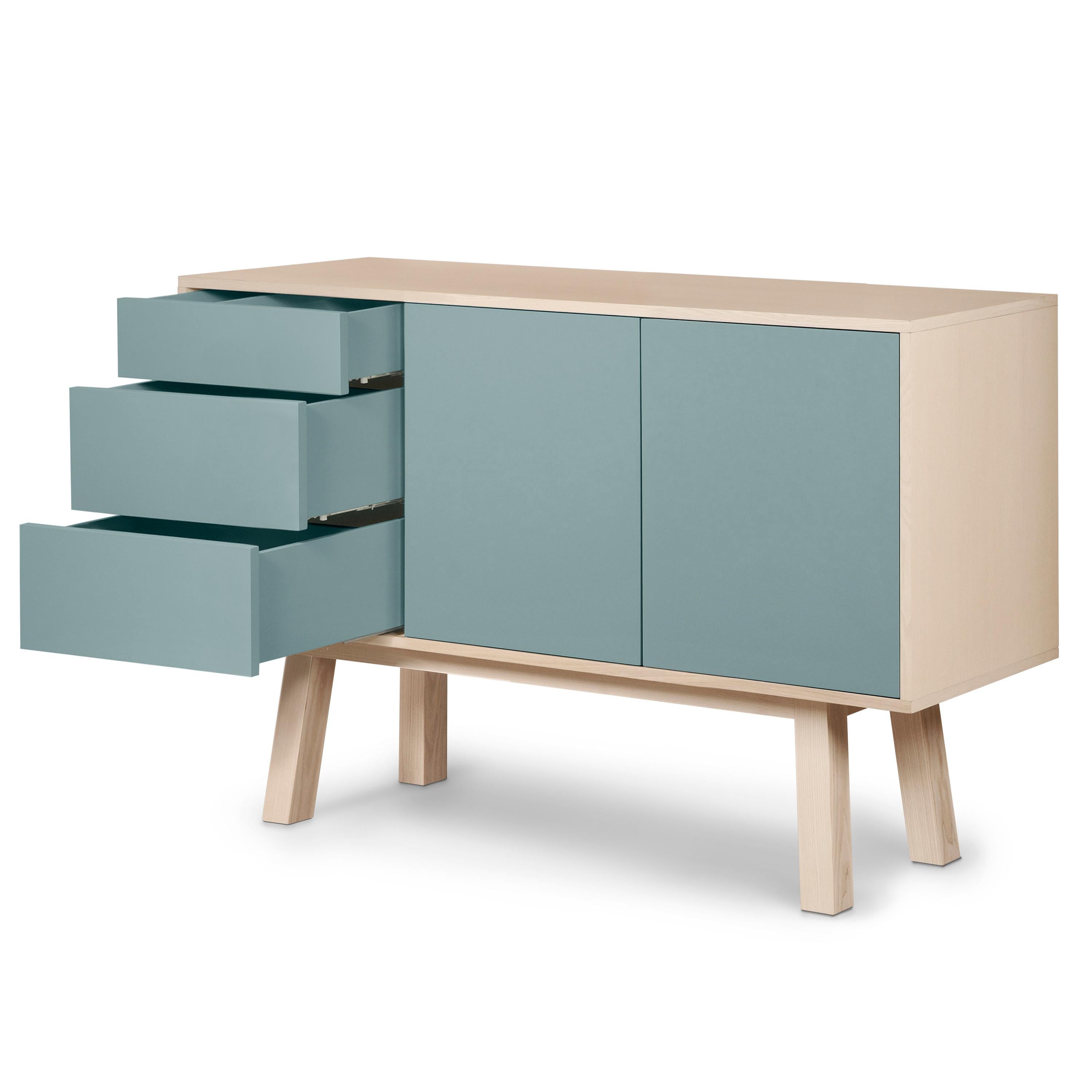 Credenza artigianale francese in legno grigio blu a 3 cassetti, di Eric Gizard, Parigi In condizioni Nuovo in vendita a Landivy, FR