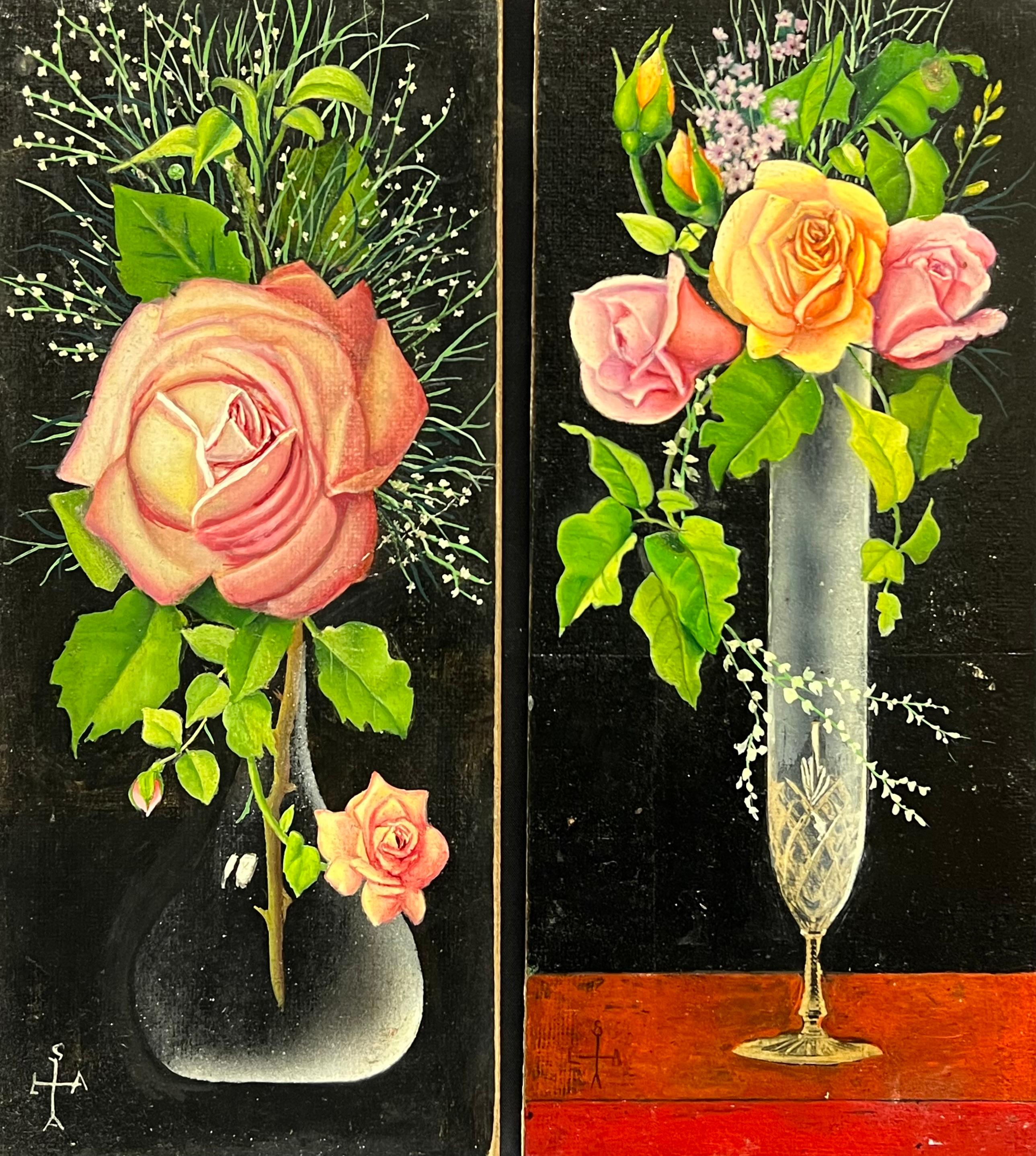Coppia di nature morte francesi della metà del XX secolo che dipingono fiori ornati in un vaso di vetro