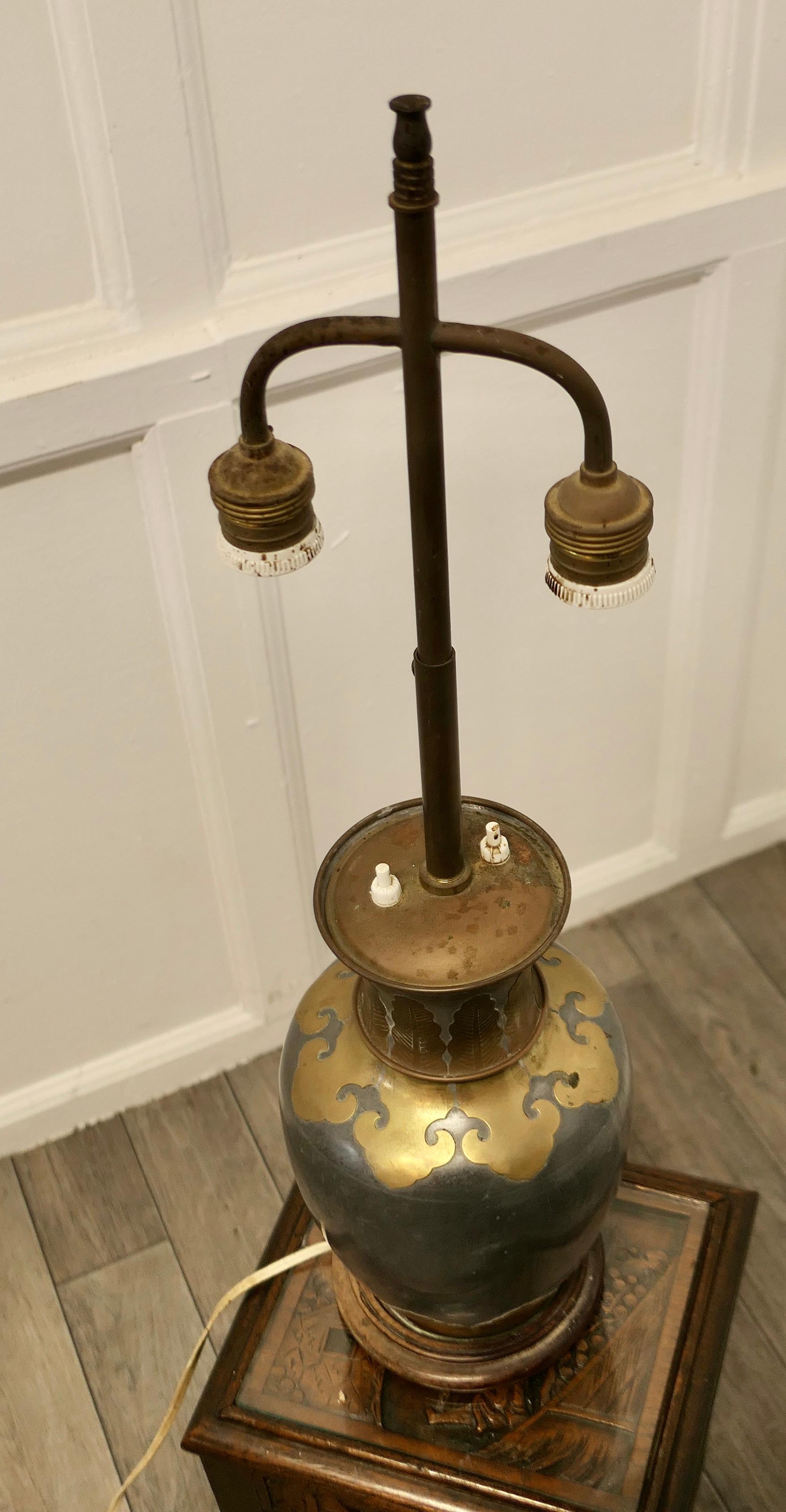French Arts & Crafts Adjustable Brass and Pewter Table Lamp In Good Condition For Sale In Chillerton, Isle of Wight
