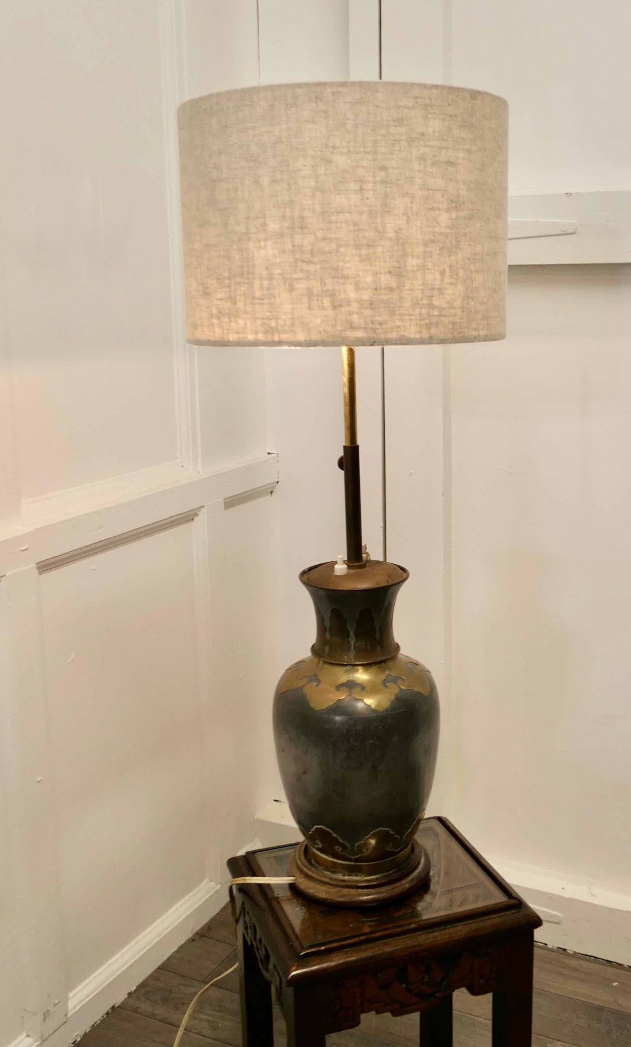 French Arts & Crafts Adjustable Brass and Pewter Table Lamp For Sale 3