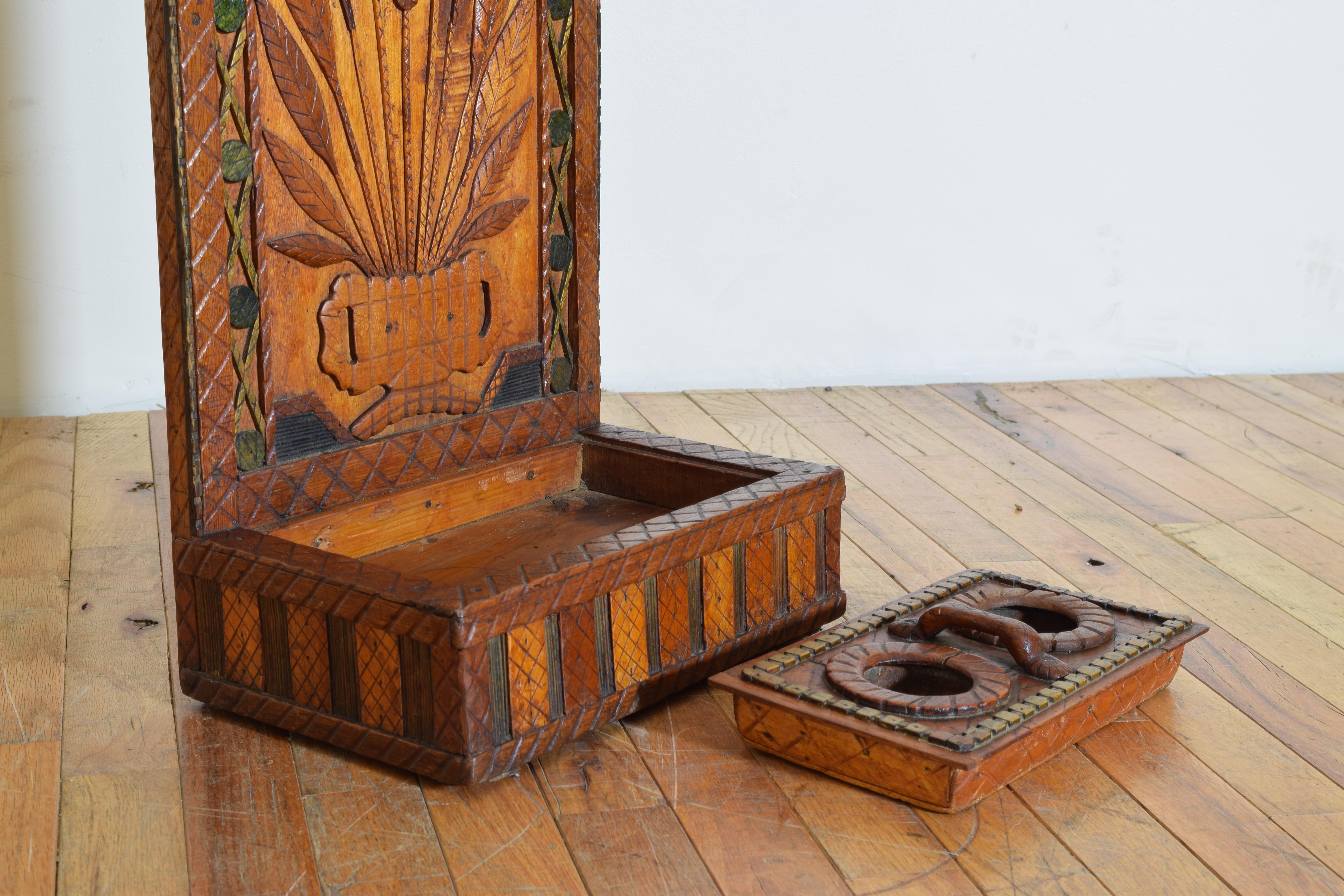 French Arts and Crafts Carved Pinewood and Painted Wood Umbrella Stand, ca. 1900 For Sale 5