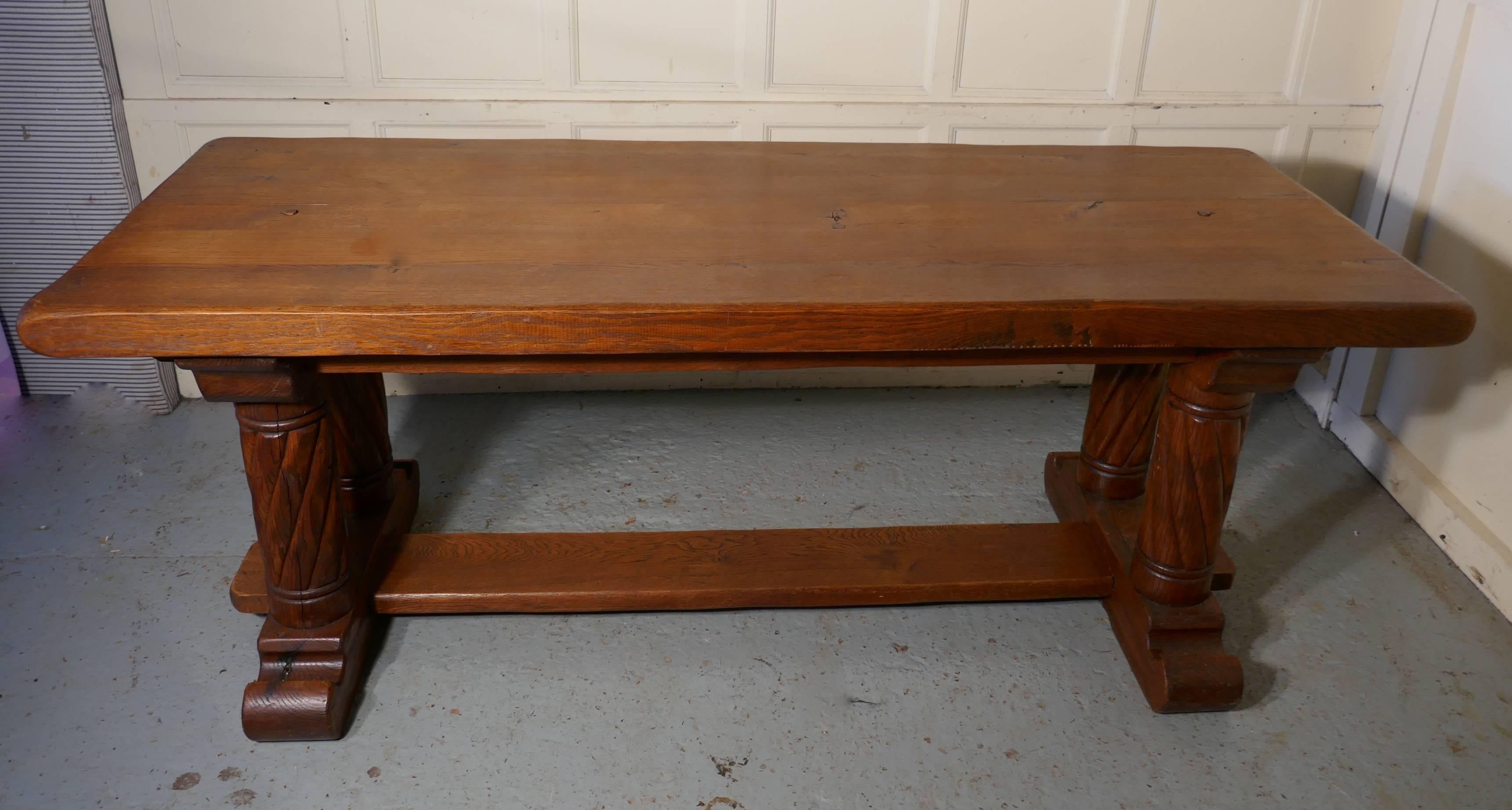 French Arts and Crafts Golden Oak Refectory Table In Good Condition In Chillerton, Isle of Wight