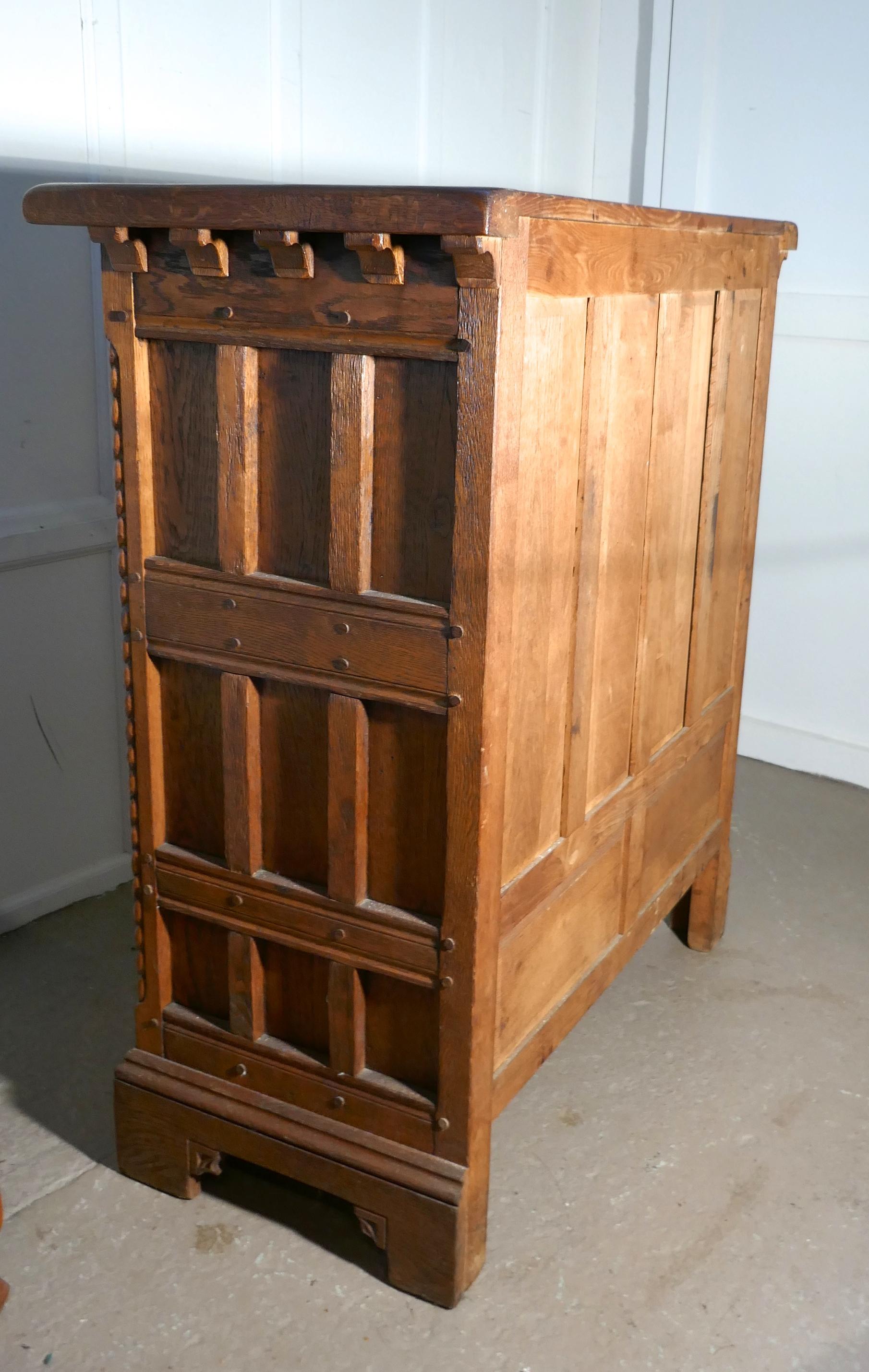 French Arts & Crafts Gothic Carved Golden Oak Cupboard In Good Condition In Chillerton, Isle of Wight