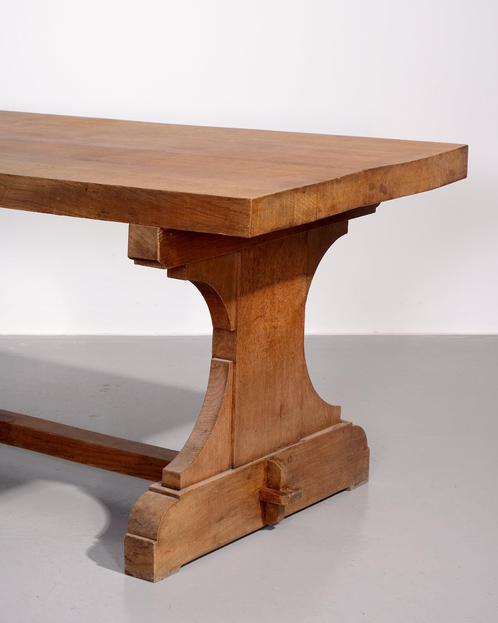 Mesa de comedor francesa Arts & Crafts de roble Francés en venta