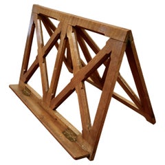 Französischer Arts & Craft Nussbaum Folding Book Rest oder Music Stand, Lutrin