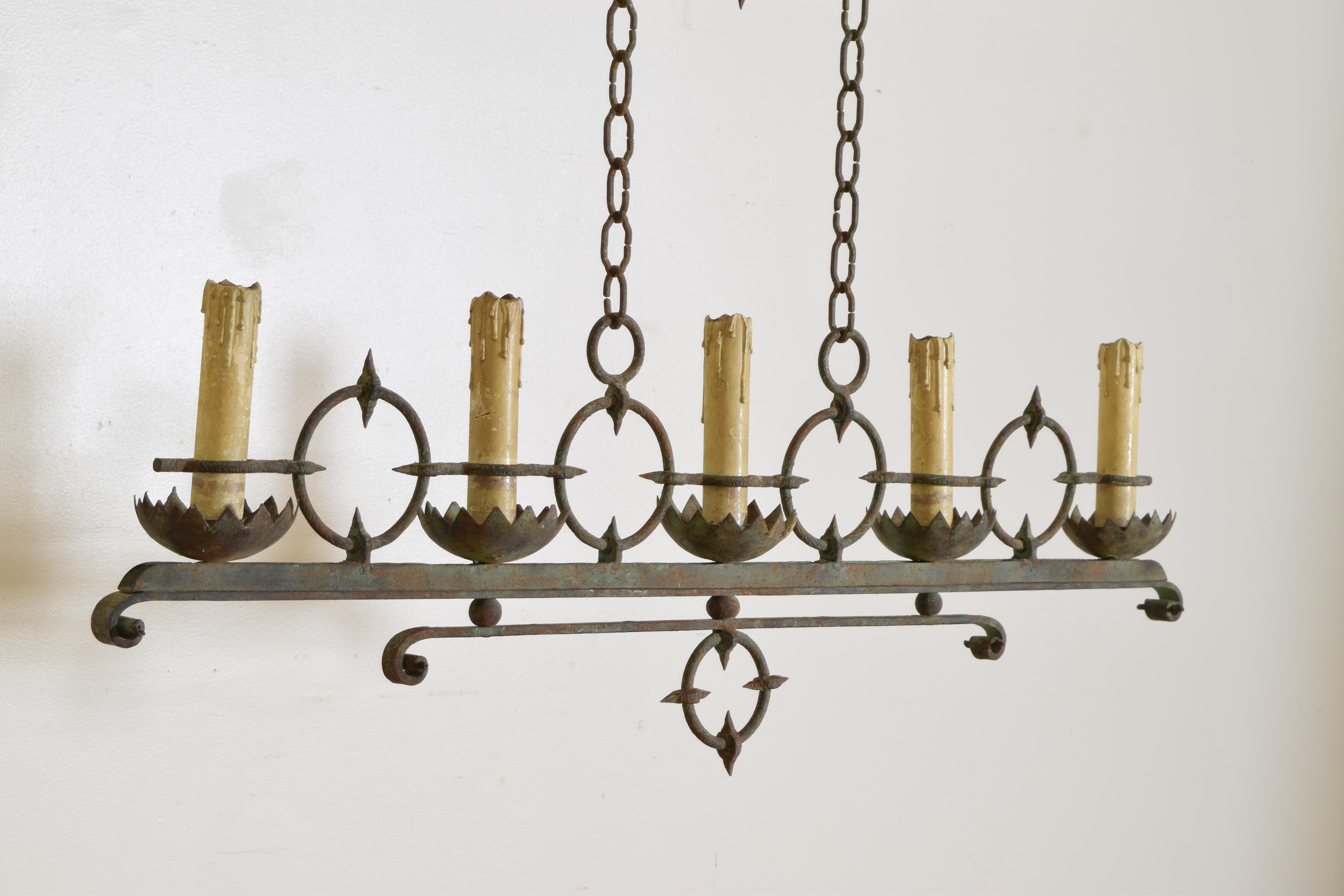 French Arts & Crafts Wrought Iron & Painted Iron 5-Light Chandelier, Early 20thc For Sale 1