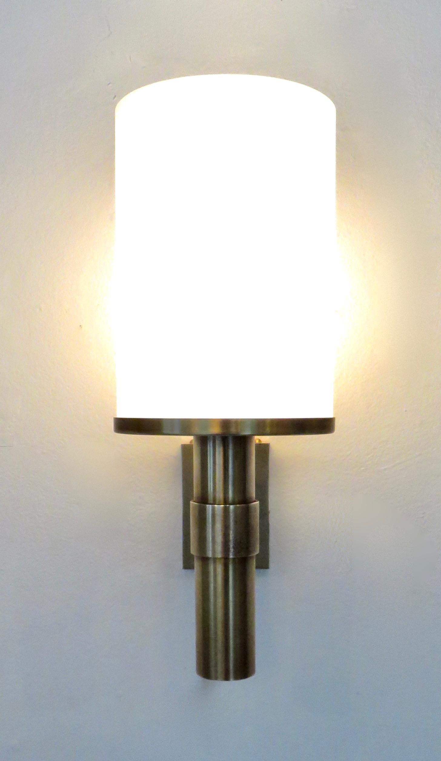 French Atelier Jean Perzel Single Vintage Brass and Frosted Glass Wall Sconce 9