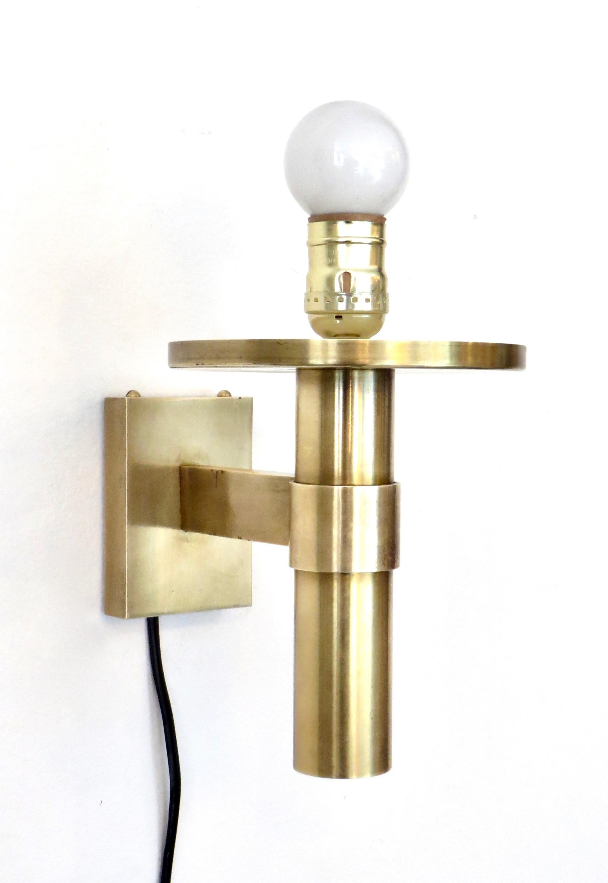 French Atelier Jean Perzel Single Vintage Brass and Frosted Glass Wall Sconce 1