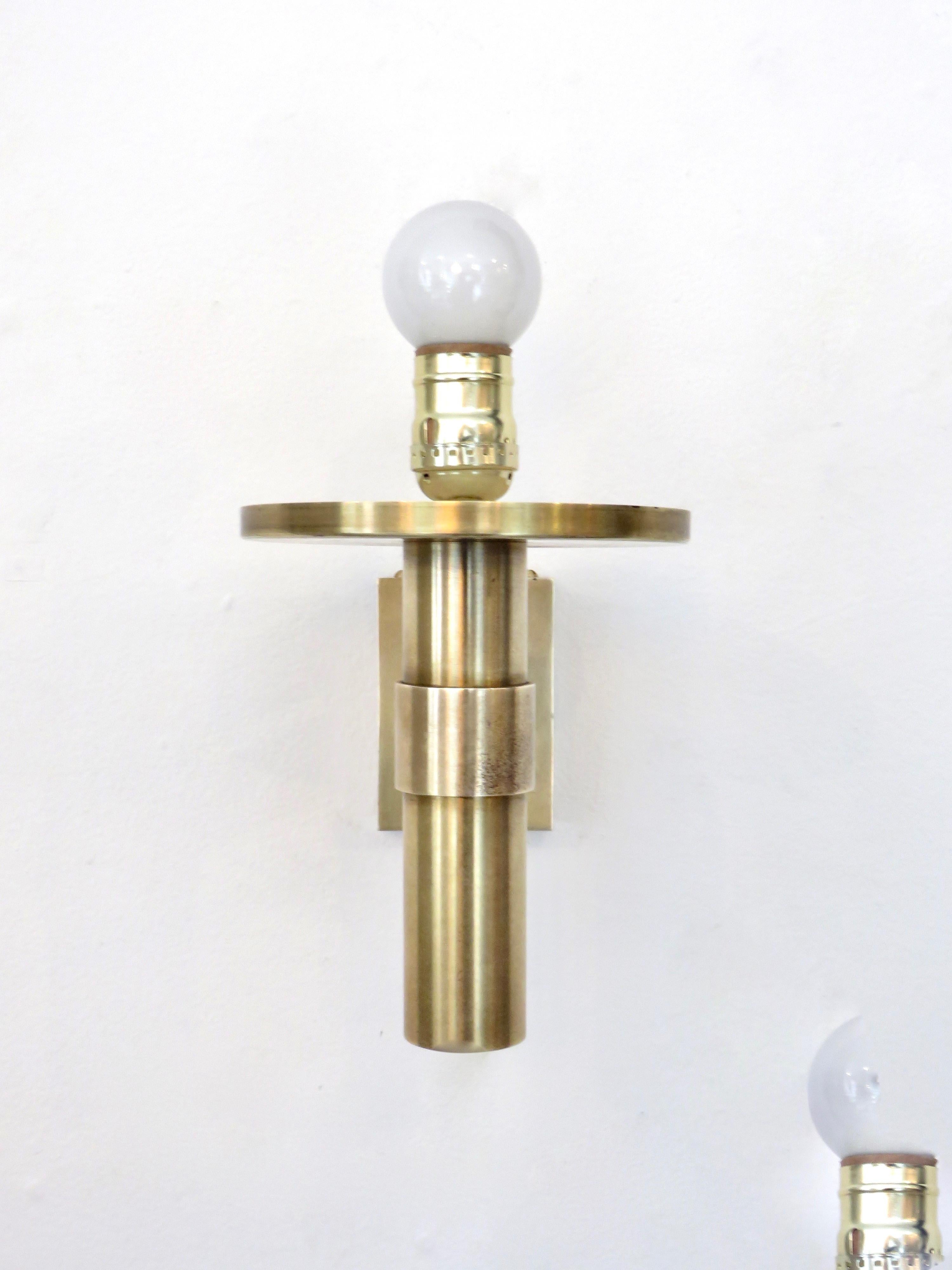 French Atelier Jean Perzel Single Vintage Brass and Frosted Glass Wall Sconce 3