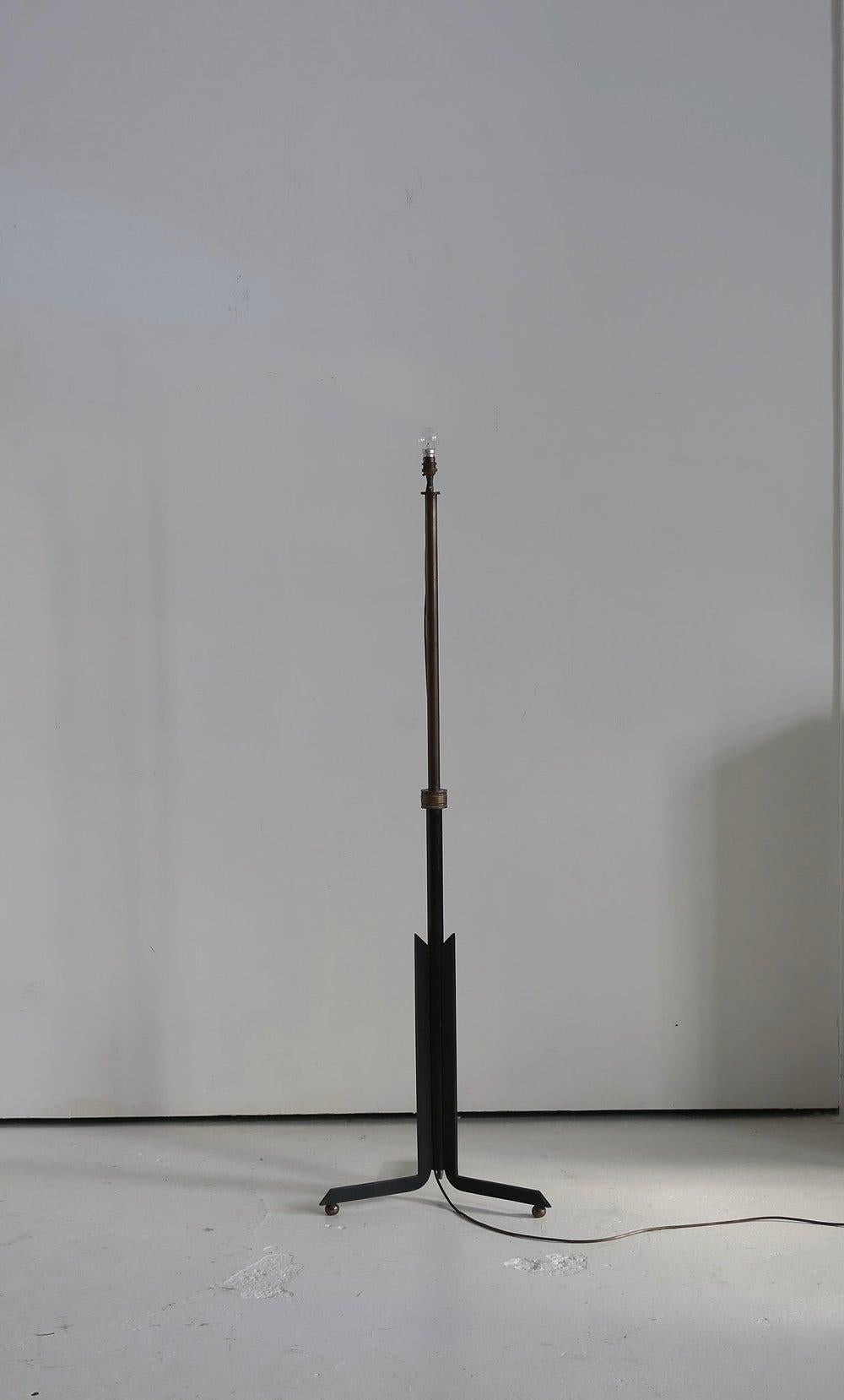 French Atomic Floor Lamp in Bronze and Steel, 1960s For Sale 1