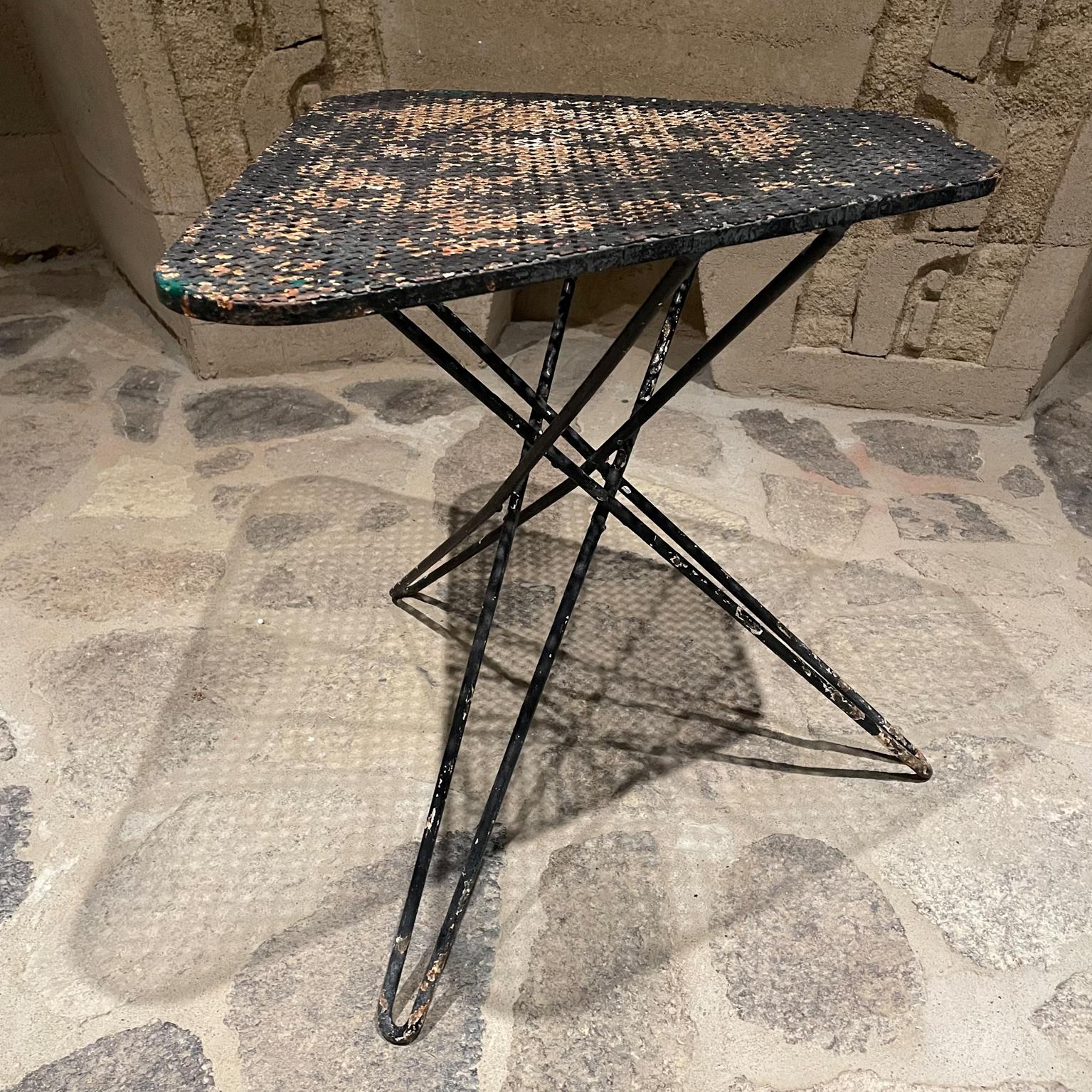 Metal 1950s Atomic Side Table Style Mathieu Matégot and Pierre Guariche France For Sale