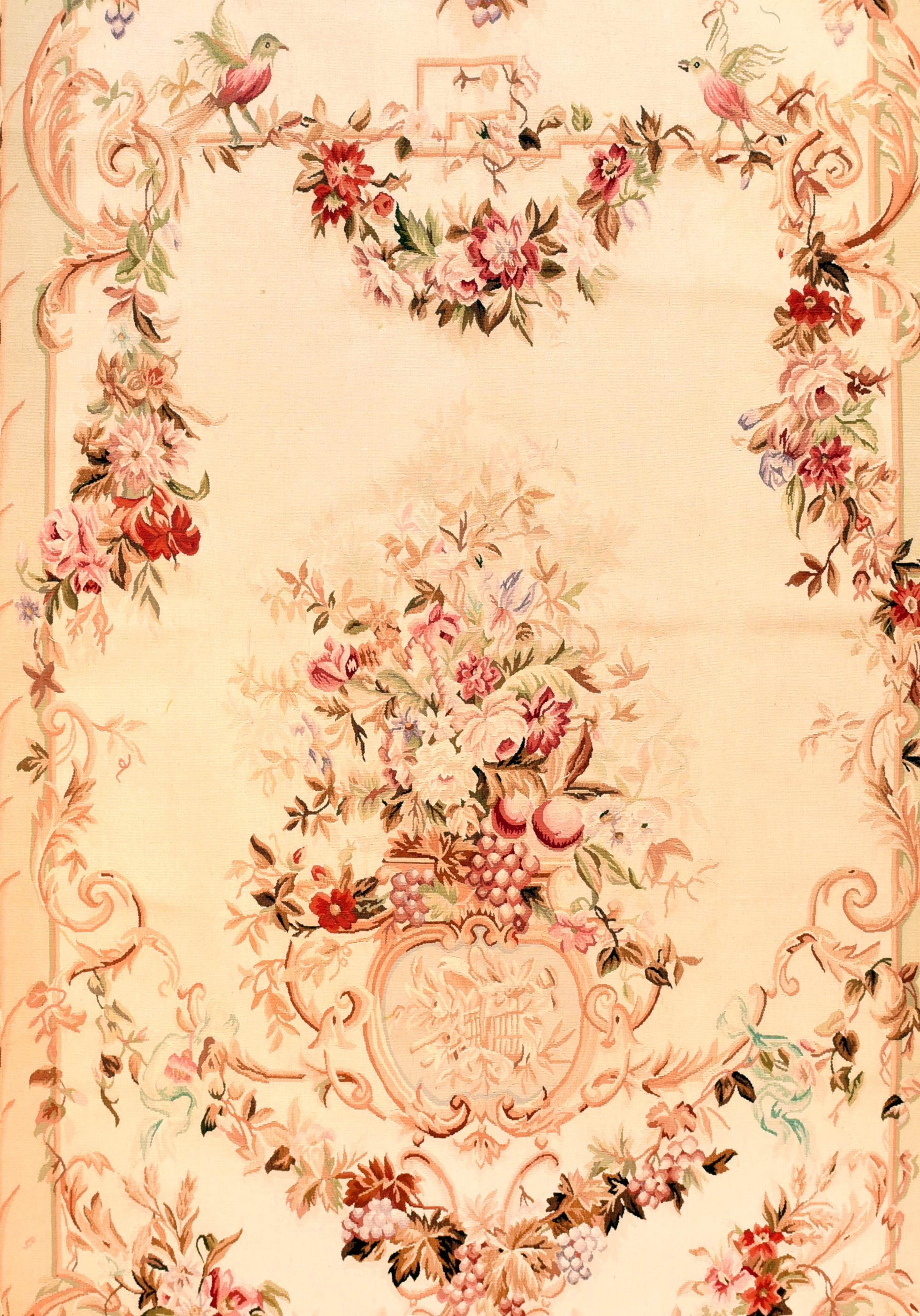 French Aubusson Design Panel Rug 4'5'' x 8'10'' In Excellent Condition For Sale In New York, NY