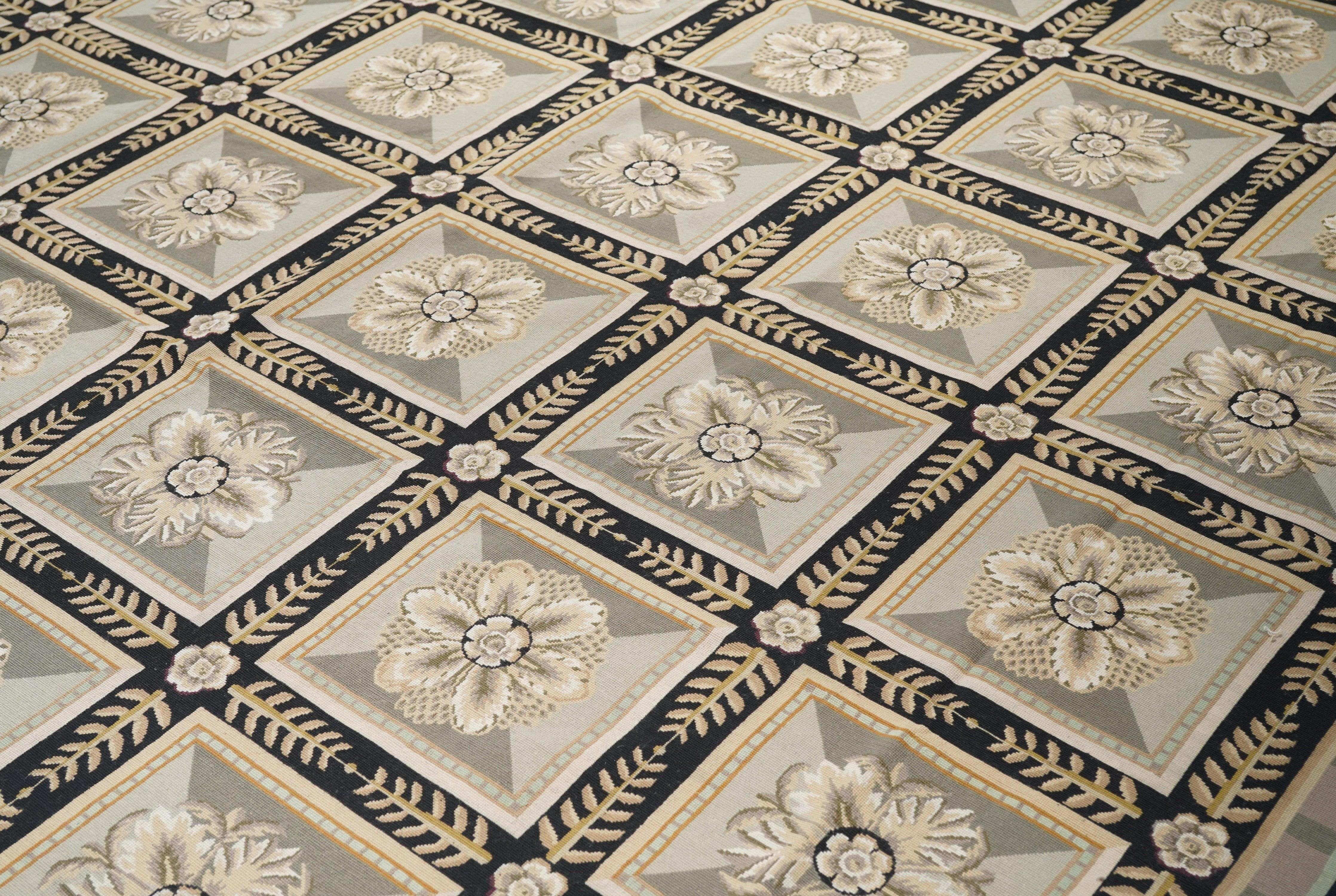 French Aubusson Design Rug 10' x 14' For Sale 1