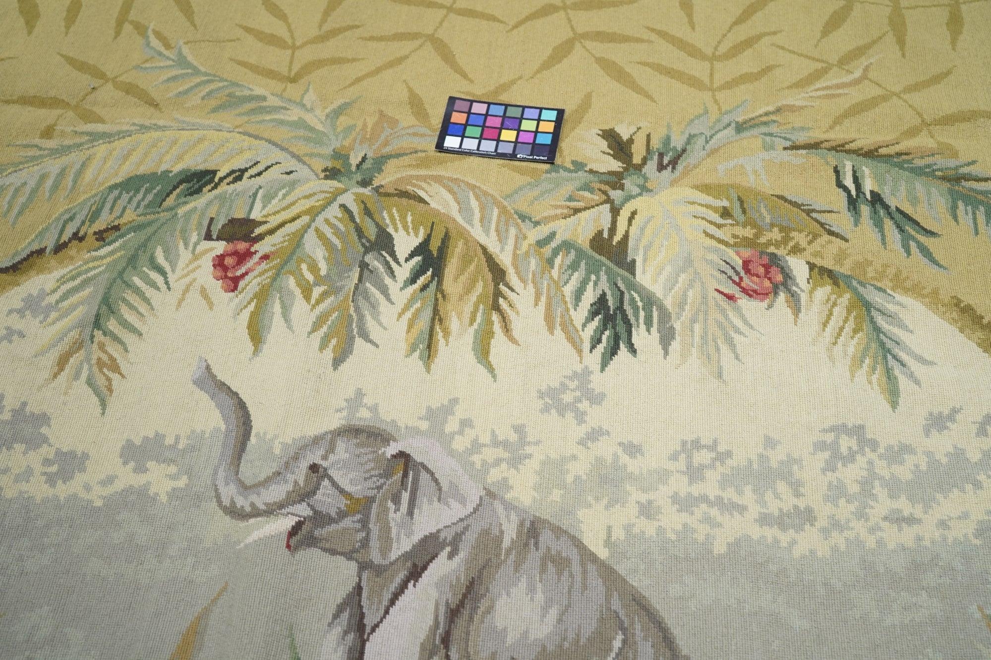 French Aubusson Design Rug 10' x 14' For Sale 4