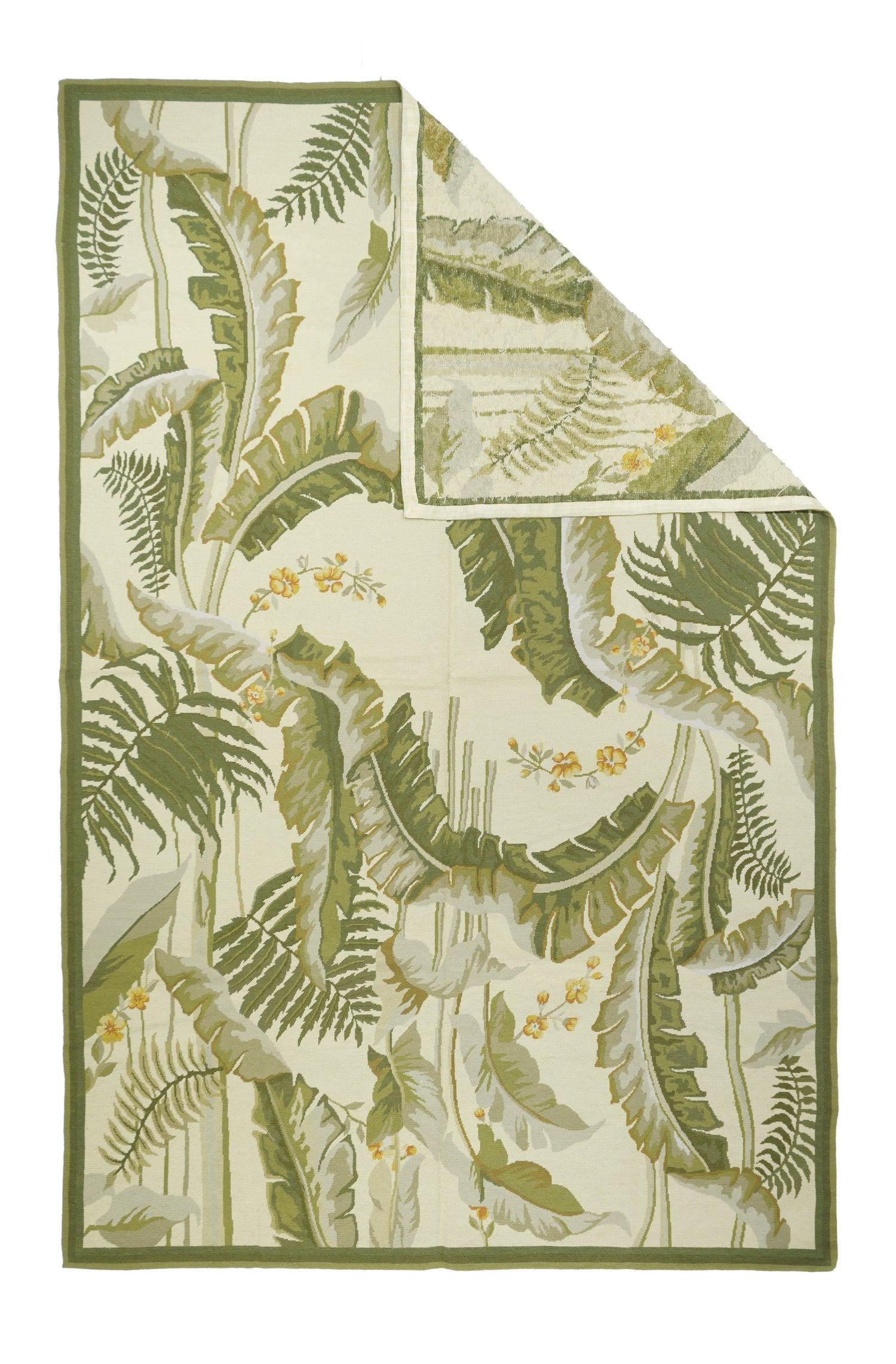 Tappeto francese Aubusson Design 5'11'' x 8'11''. Si riferisce in generale ai tappeti moderni realizzati con la tecnica dell'arazzo e ispirati ai disegni Aubusson francesi del XVIII secolo e successivi.  Geometrico o semi-floreale. Sparse per le