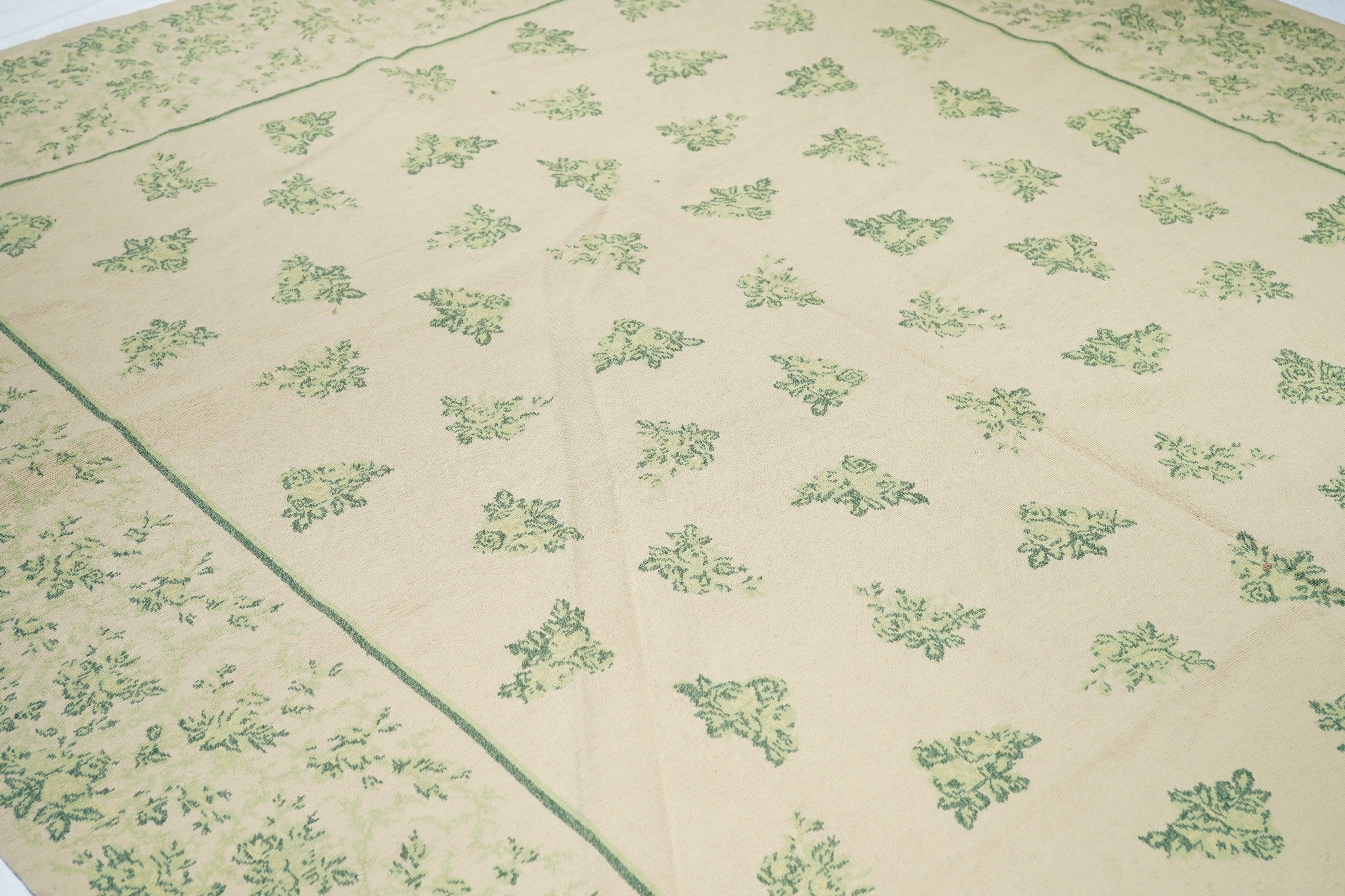 Tappeto design francese Aubusson 8' x 10' In condizioni Nuovo in vendita a New York, NY