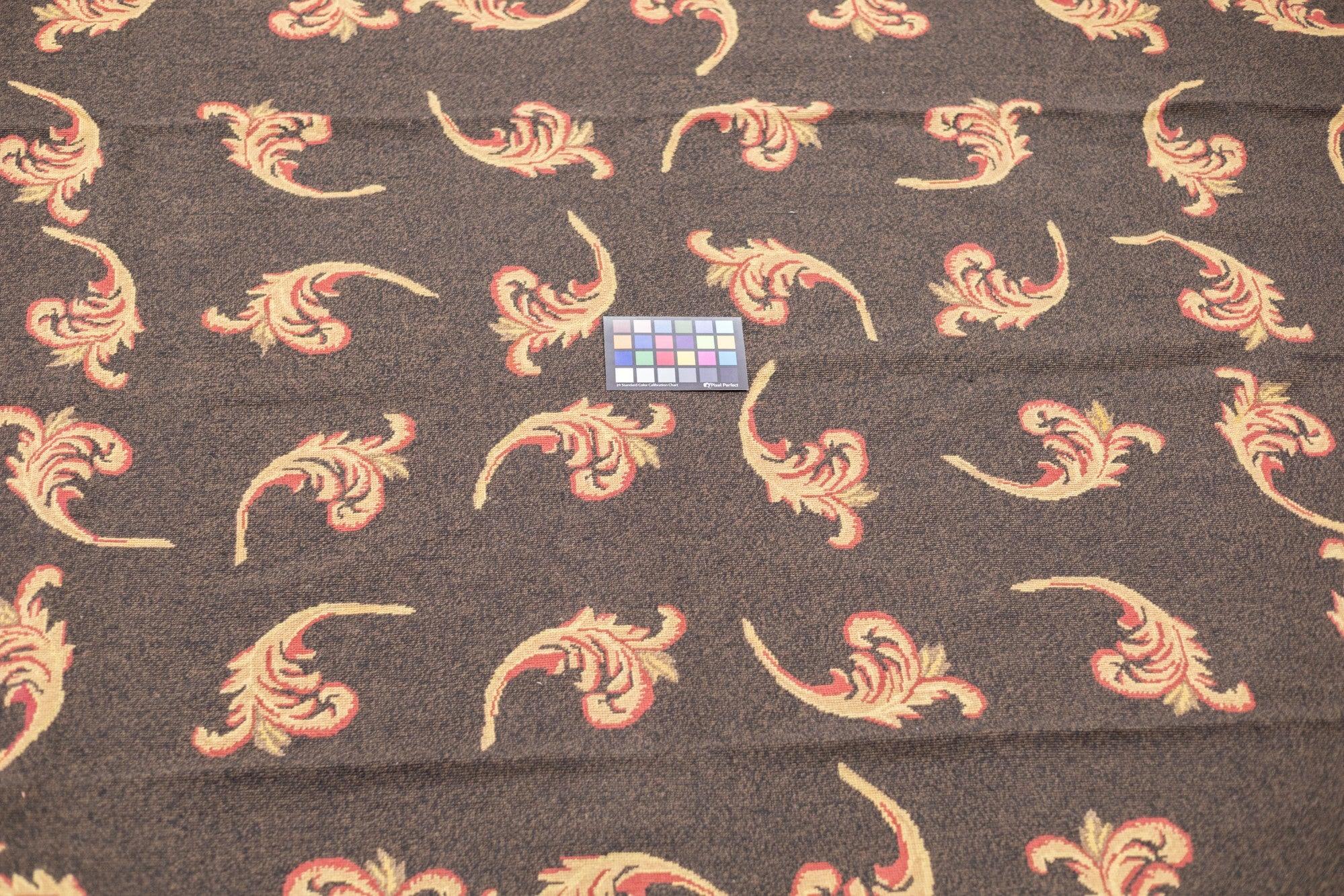 Tapis à motifs d'Aubusson 8' x 10' (français) en vente 2