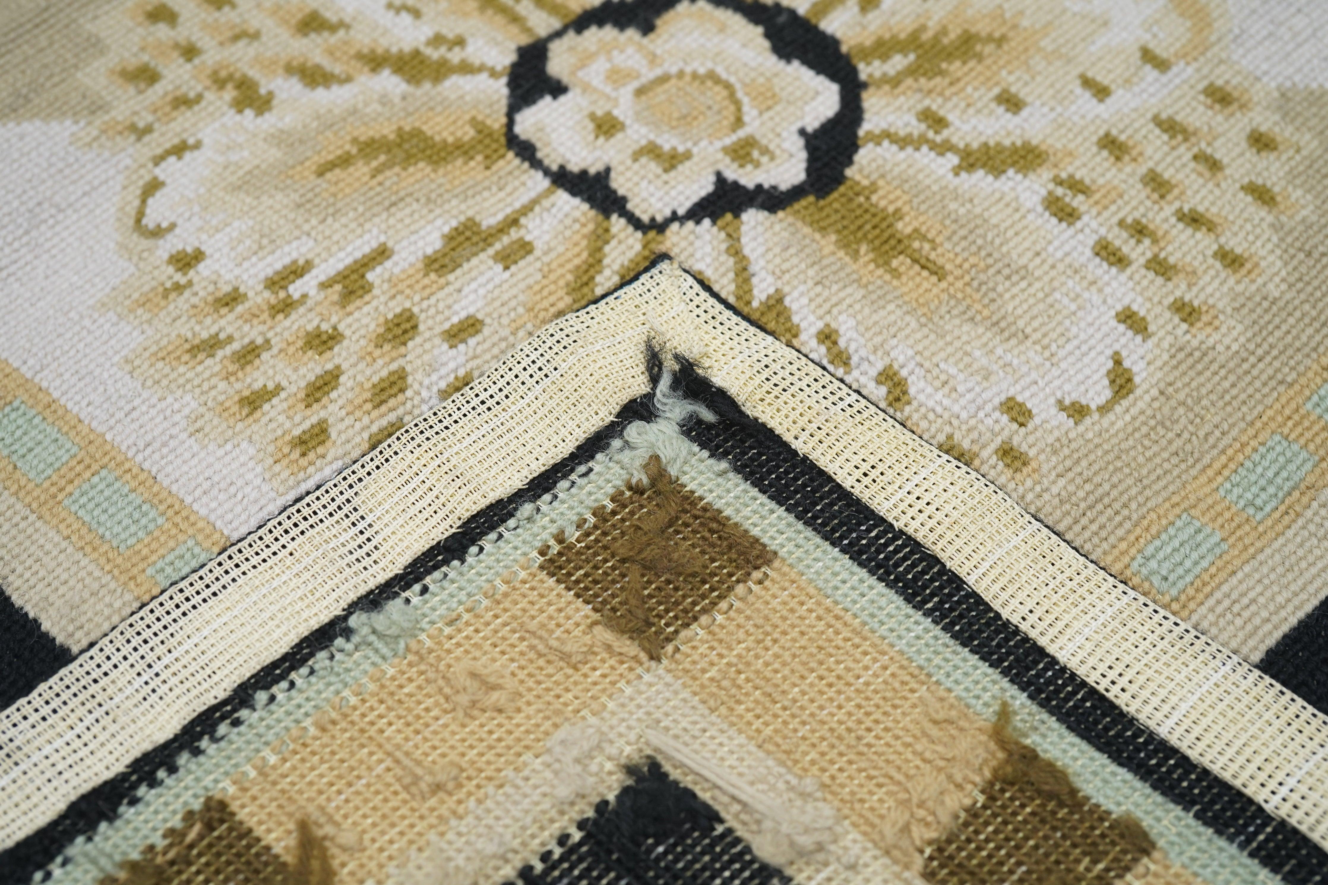French Aubusson Design Rug 8'10'' x 12'1'' For Sale 2