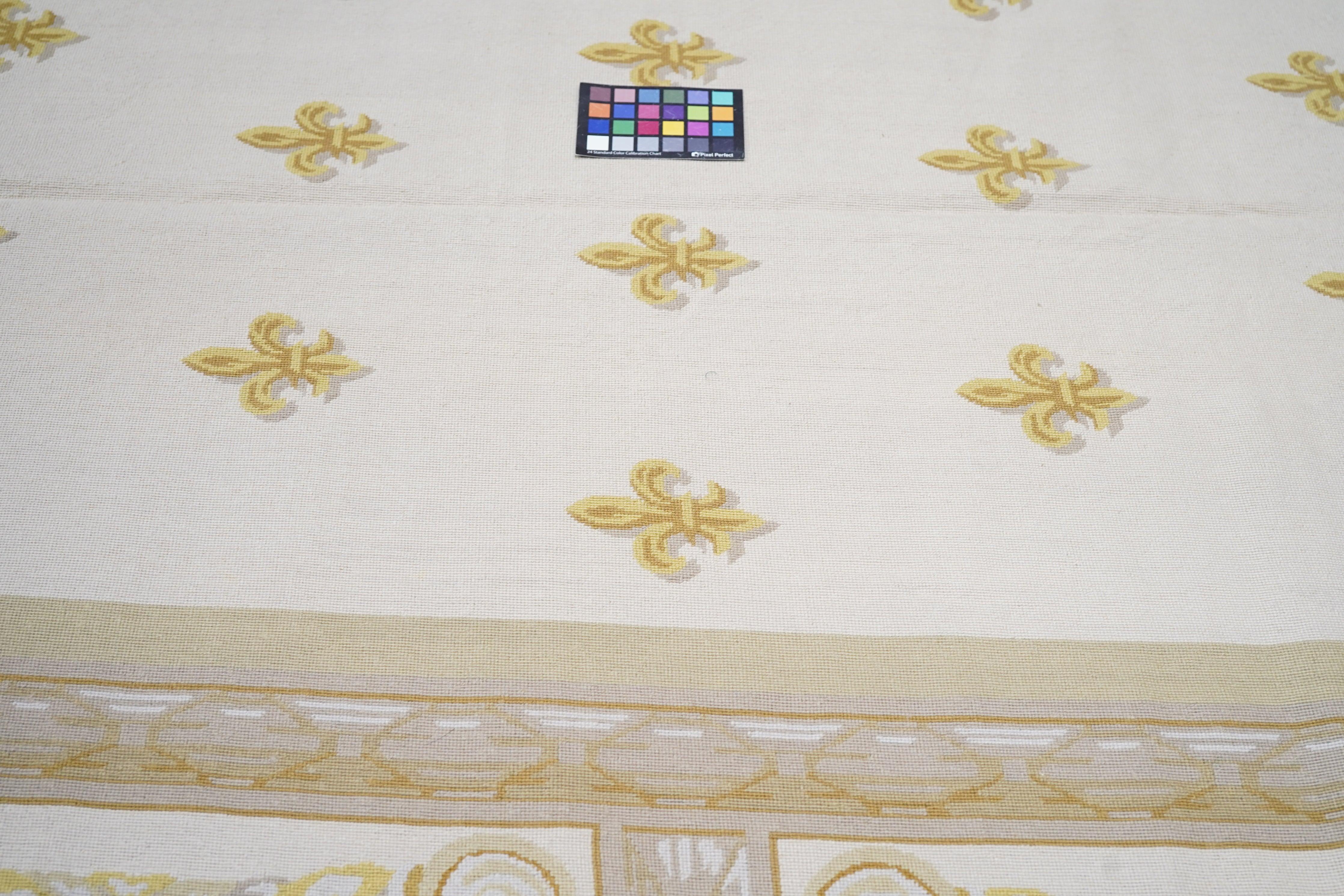French Aubusson Design Rug 8'7'' x 11'8'' For Sale 1