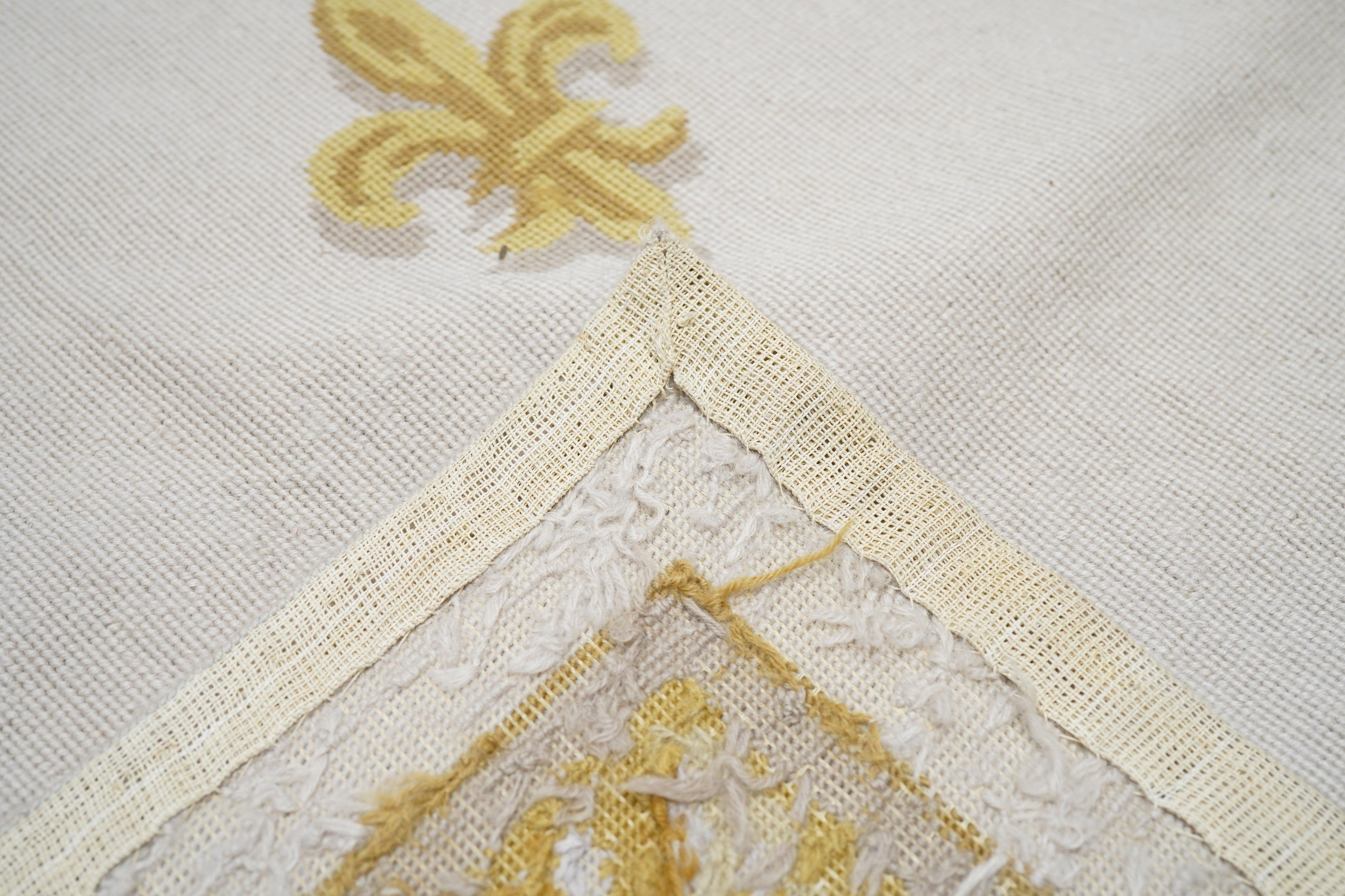 French Aubusson Design Rug 8'7'' x 11'8'' For Sale 3