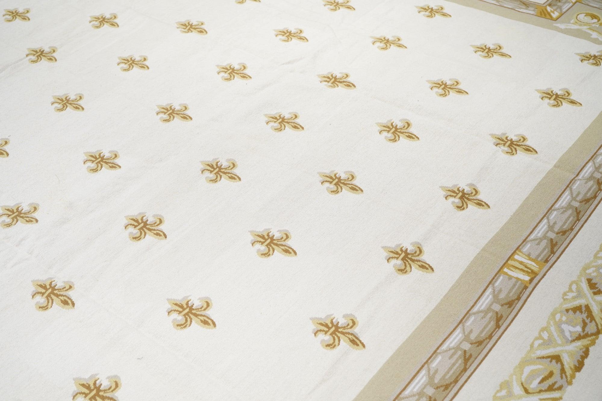 French Aubusson Design Rug 9'11'' x 13'9'' For Sale 1