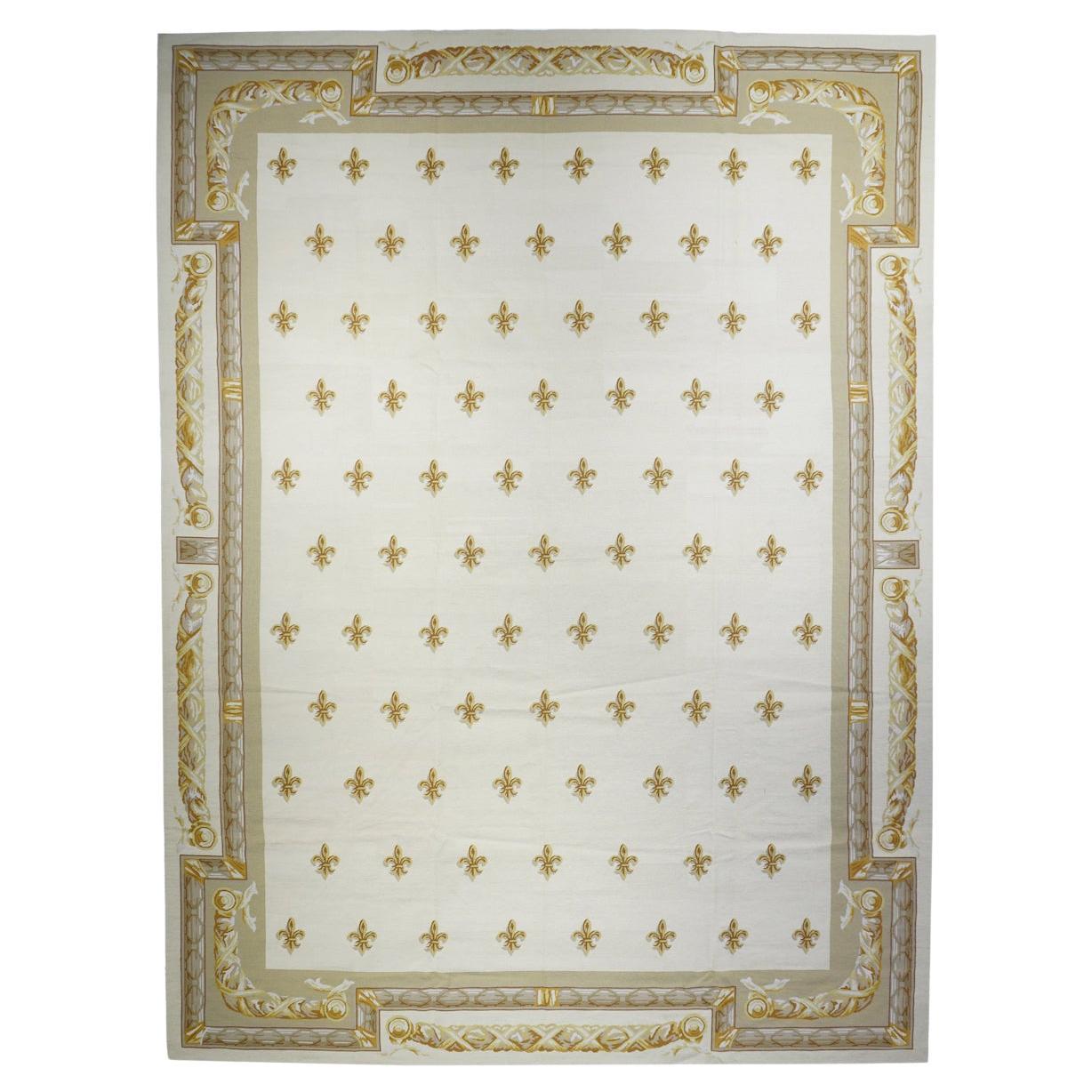 French Aubusson Design Rug 9'11'' x 13'9'' For Sale
