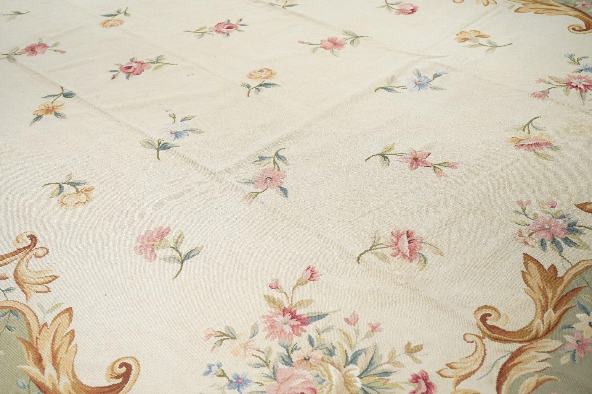 Französischer Teppich im Aubusson-Design 9'6'' x 13'8'' im Angebot 1