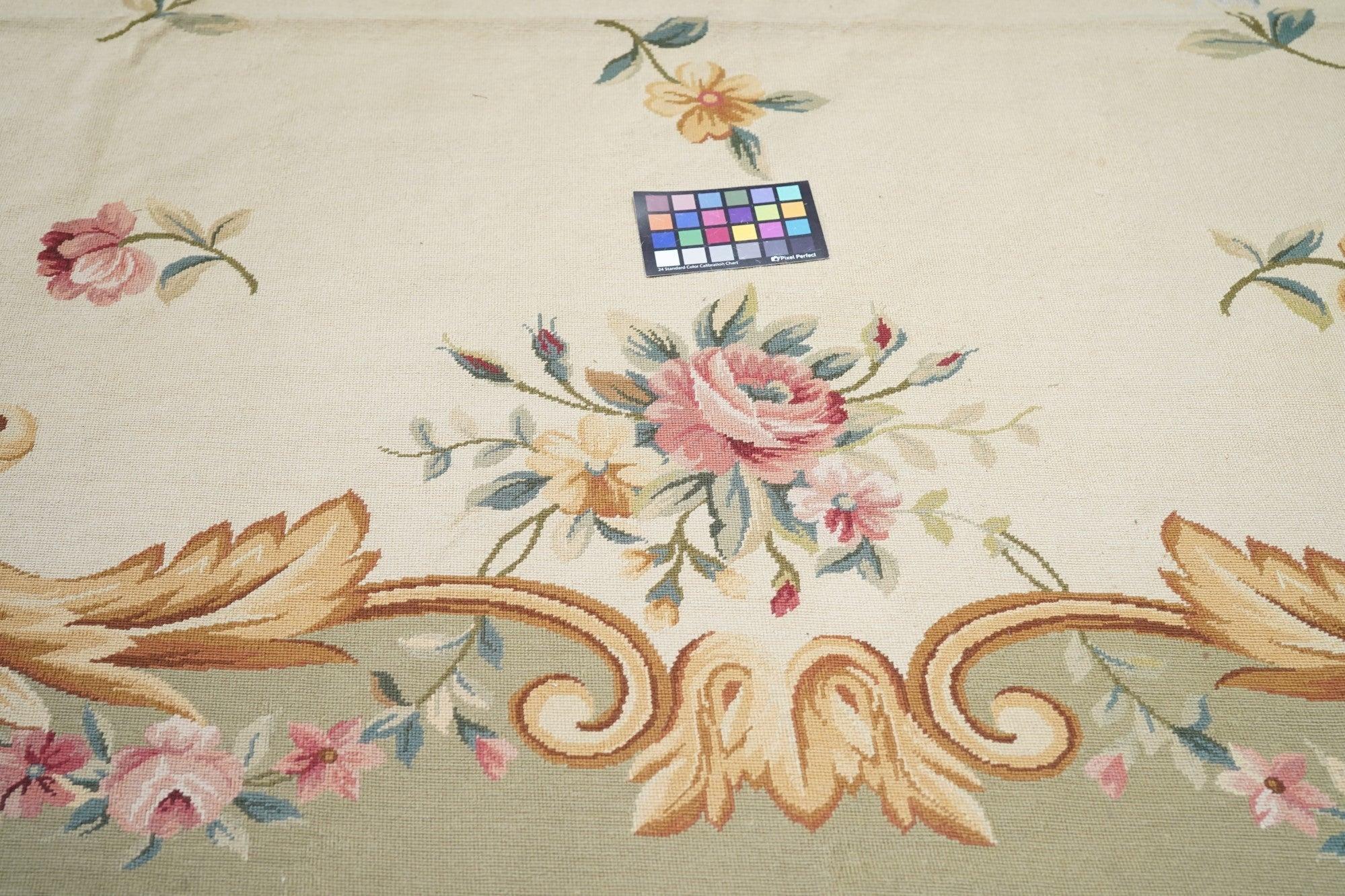 Französischer Teppich im Aubusson-Design 9'6'' x 13'8'' im Angebot 3