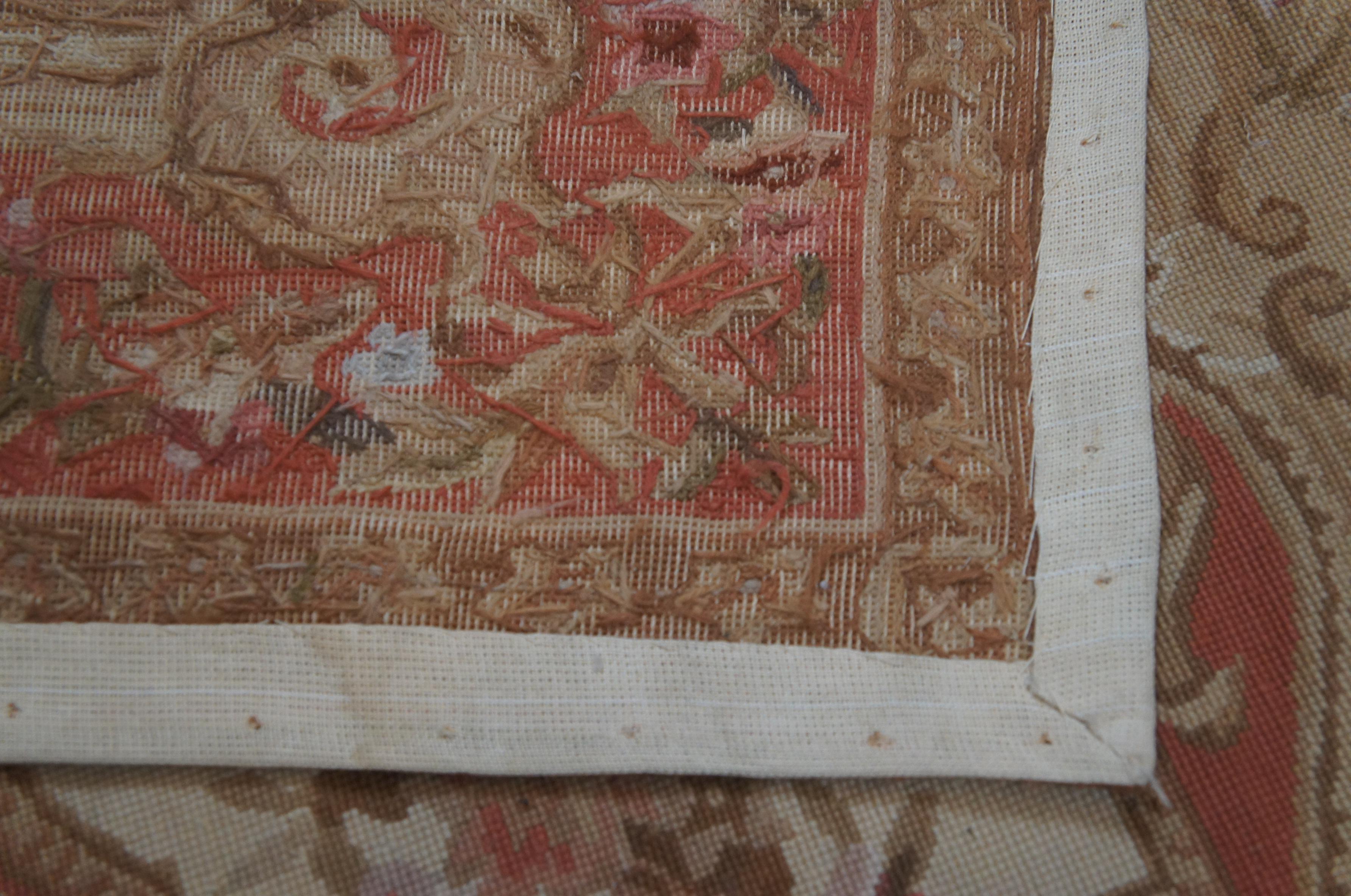 Französischer Aubusson-Teppich mit geblümtem Medaillon und Gobelinstickerei, 4' x 6' im Angebot 5