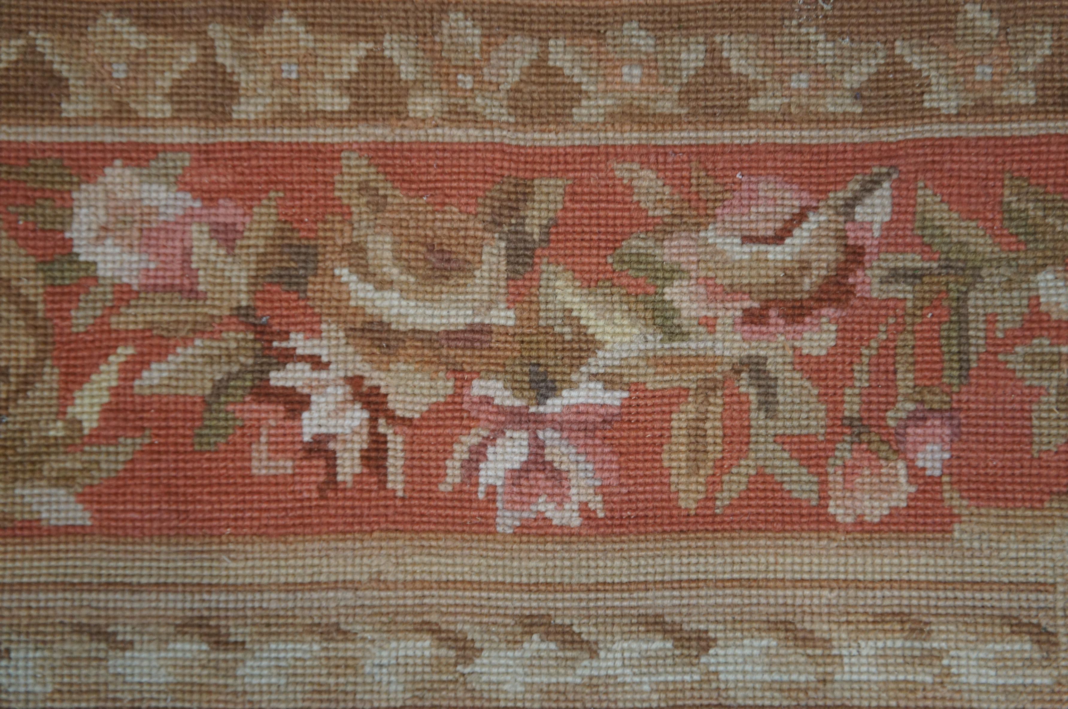 Französischer Aubusson-Teppich mit geblümtem Medaillon und Gobelinstickerei, 4' x 6' im Angebot 4