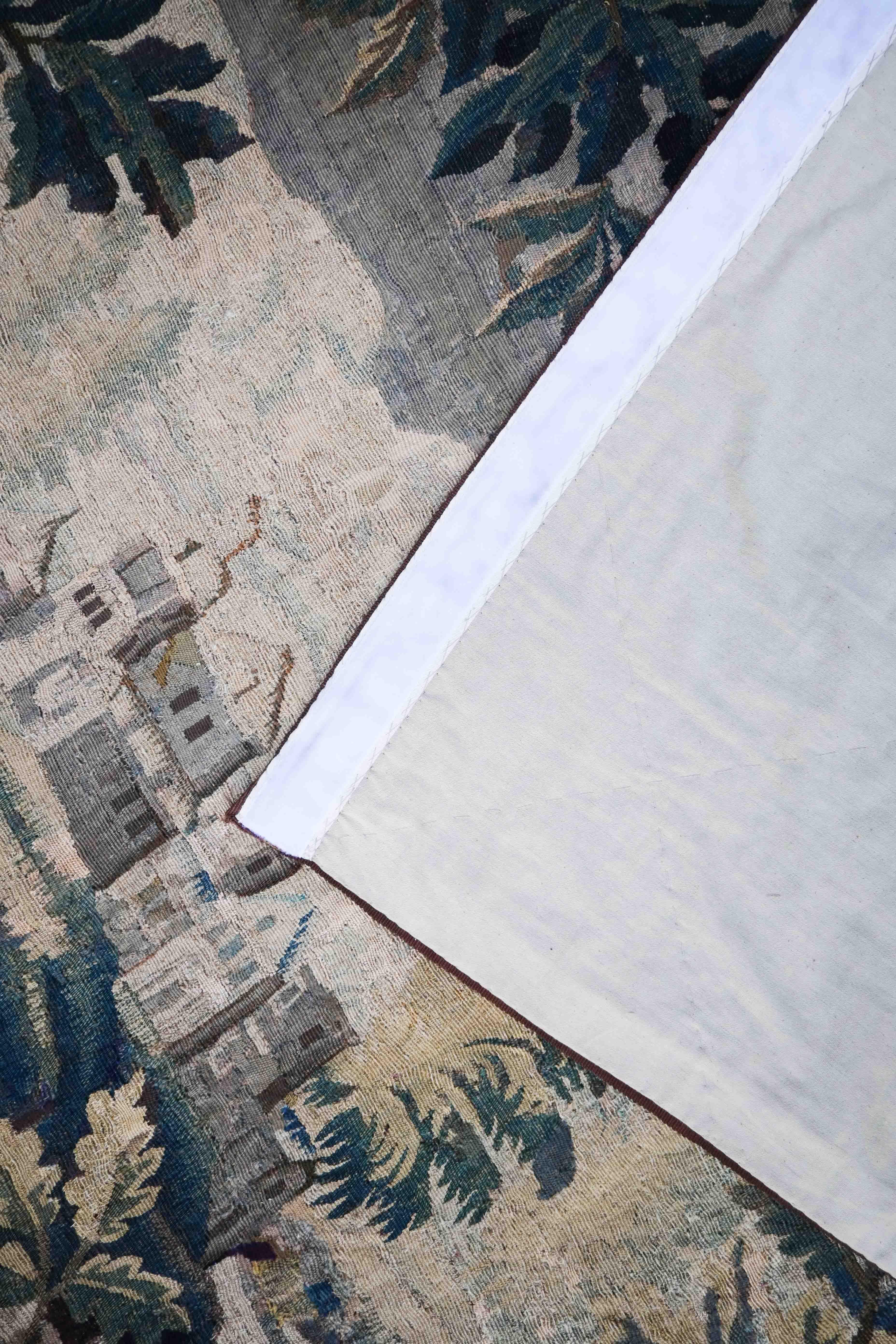 XVIIIe siècle et antérieur Tapisserie d'Aubusson XVIIIe siècle - 165Lx215H cm - N° 1537 en vente