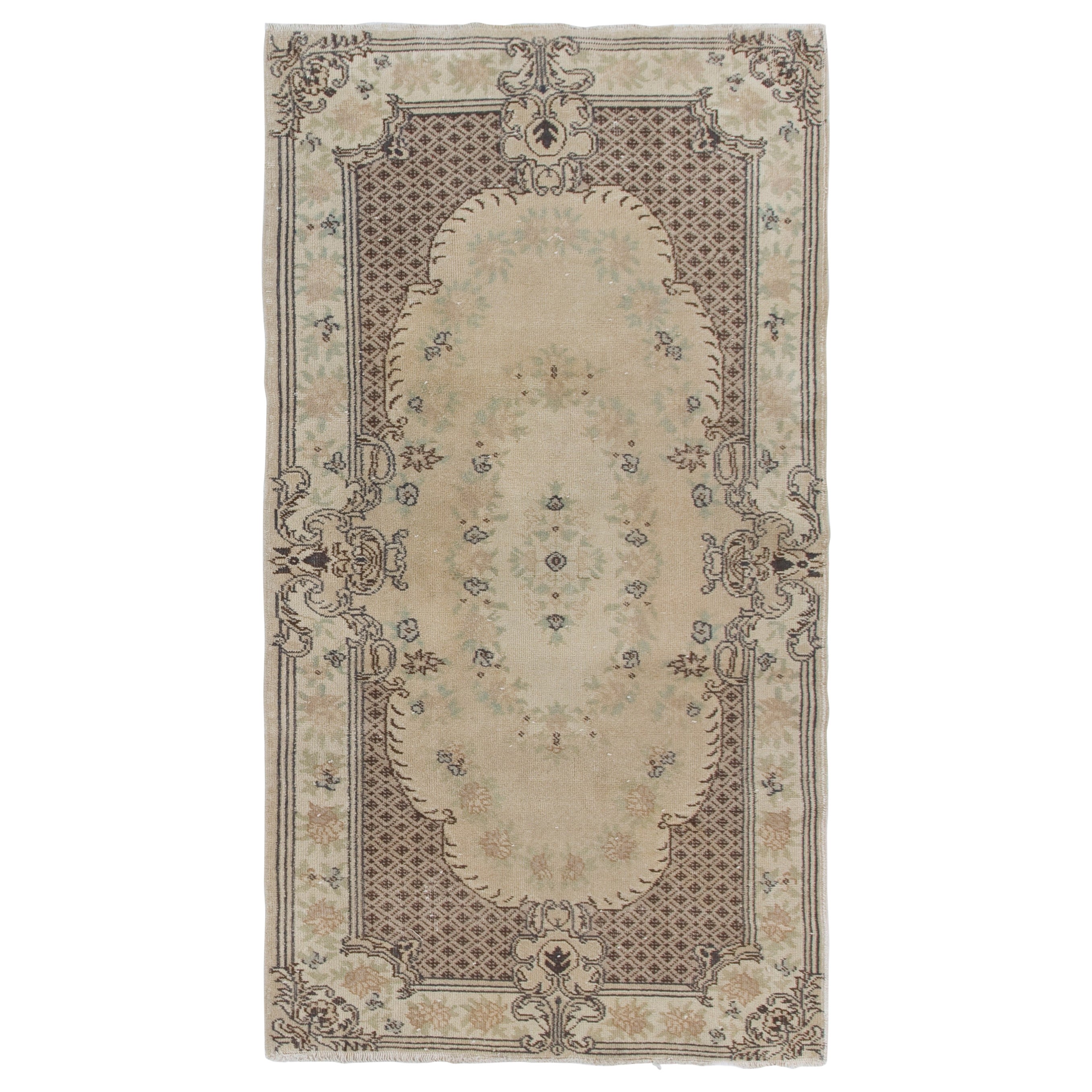 Französischer Aubusson-inspirierter türkischer Teppich aus der Mitte des Jahrhunderts in sanften Farben
