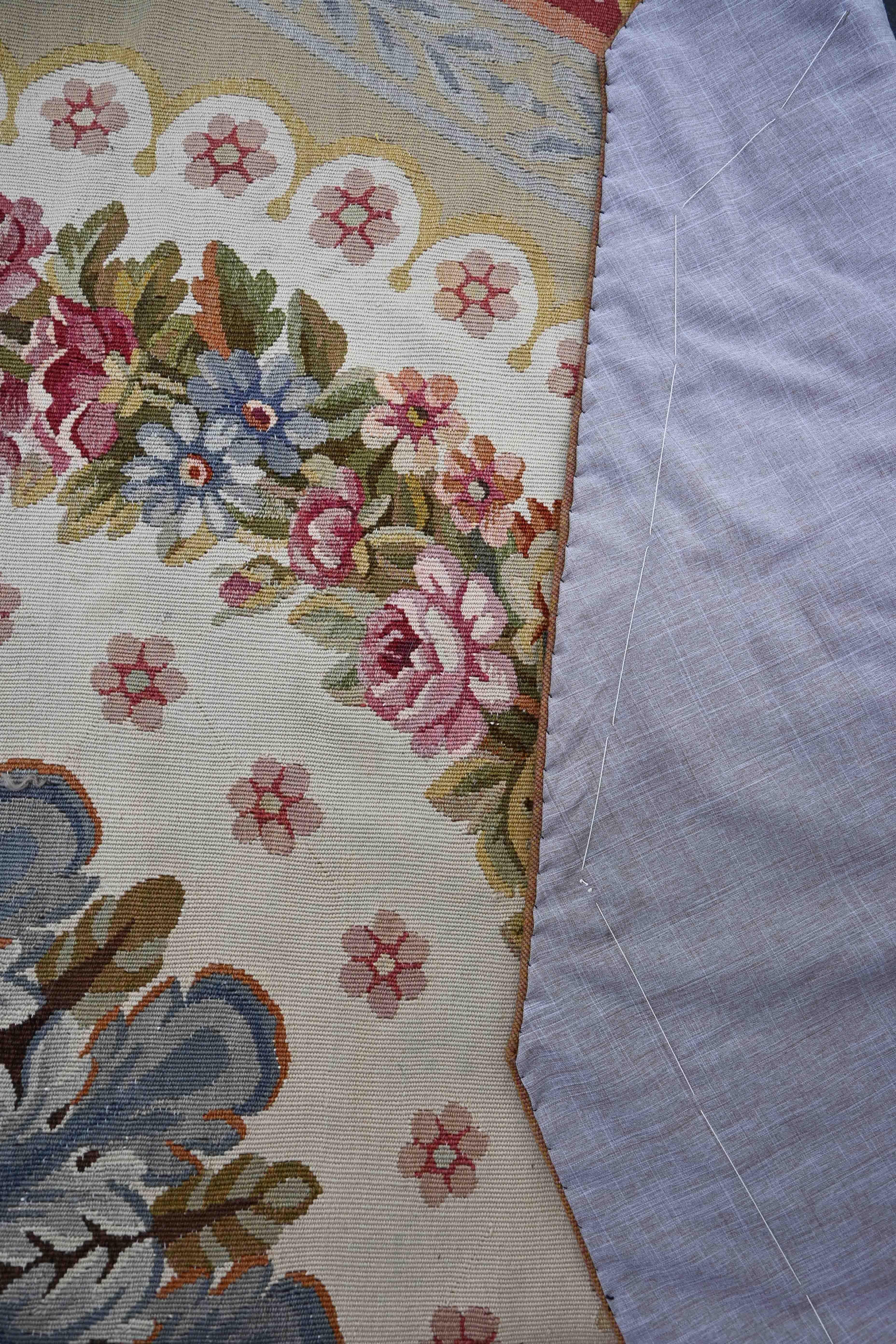 Tappeto decagonale francese Aubusson Manufacture, 1950 circa - 2m46x2m53 - N° 1407 In condizioni ottime in vendita a Paris, FR