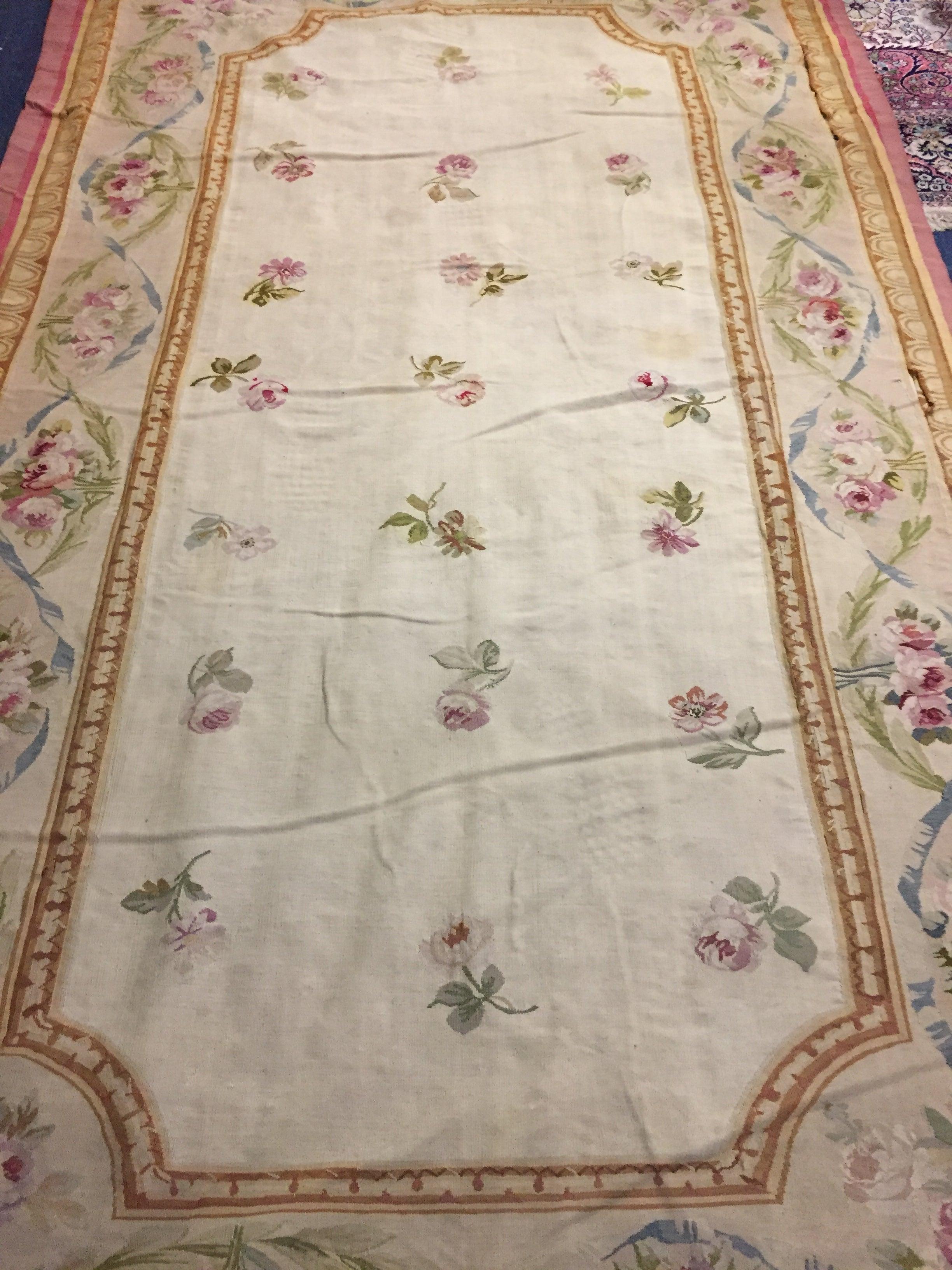Antique French Aubusson Palace Rug, circa 1930 wool hand woven 4