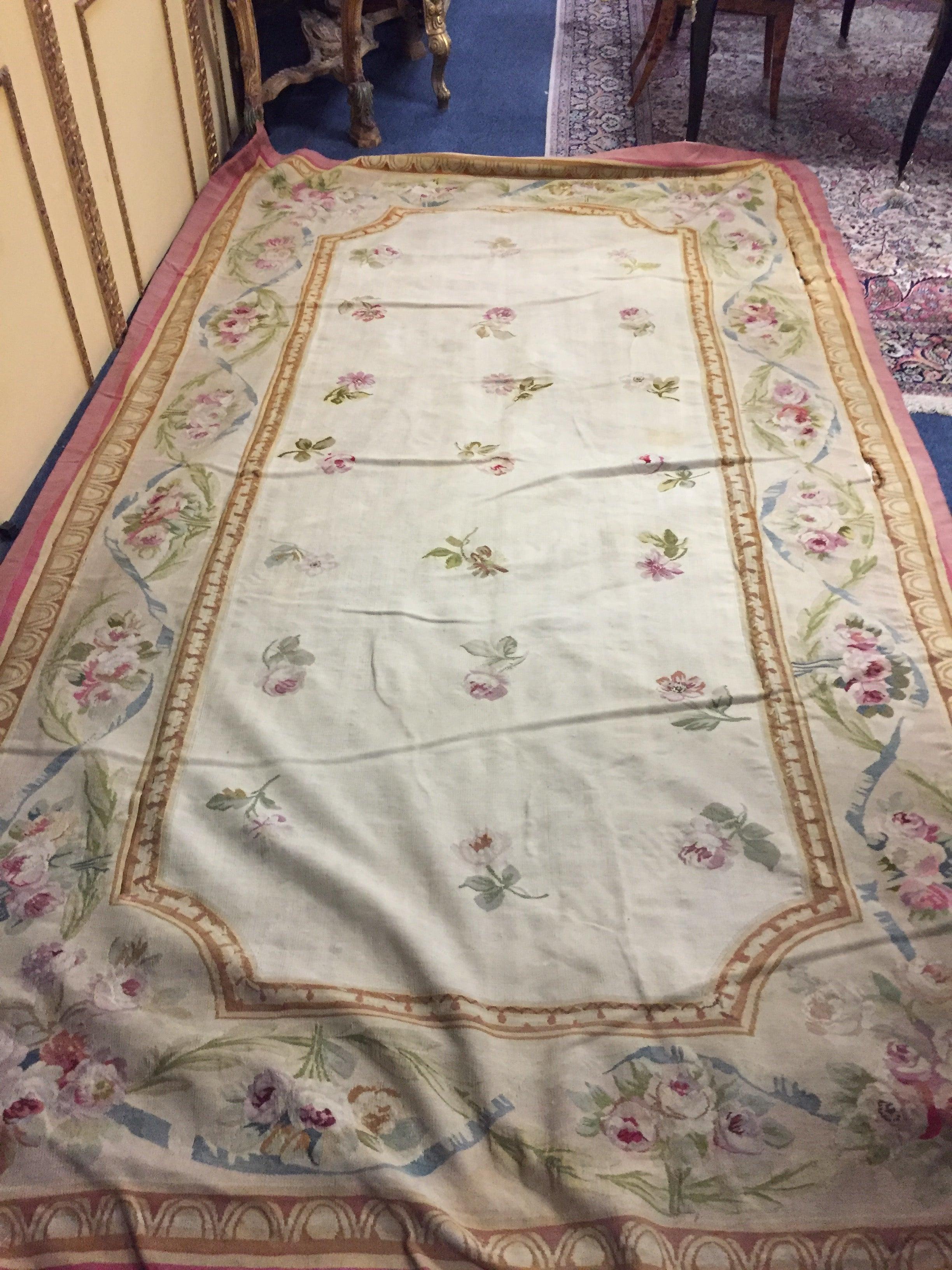 Antique French Aubusson Palace Rug, circa 1930 wool hand woven 3