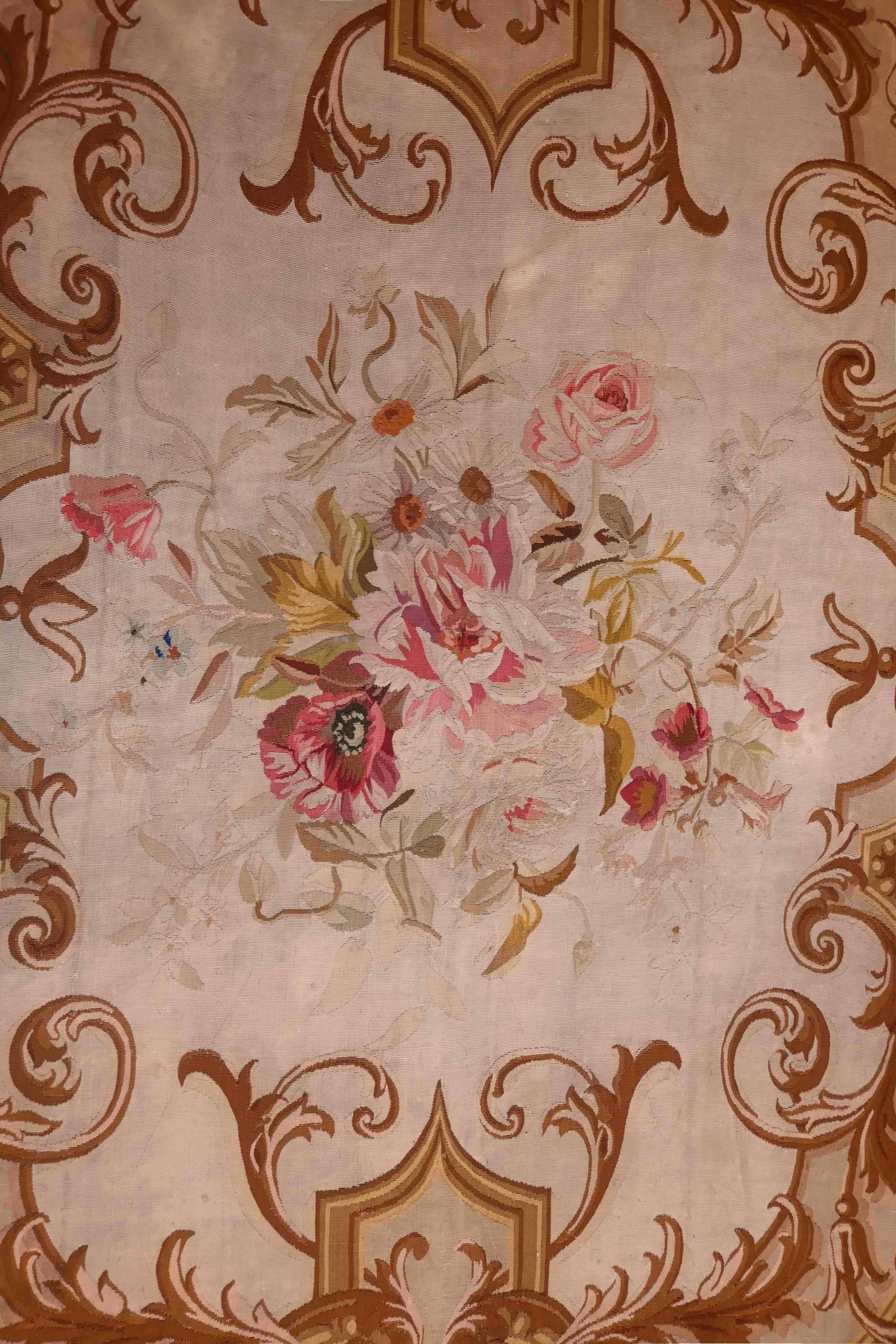 French Aubusson Rug 19th century - Napoleon III style - 265x166, No 1359 For Sale 1
