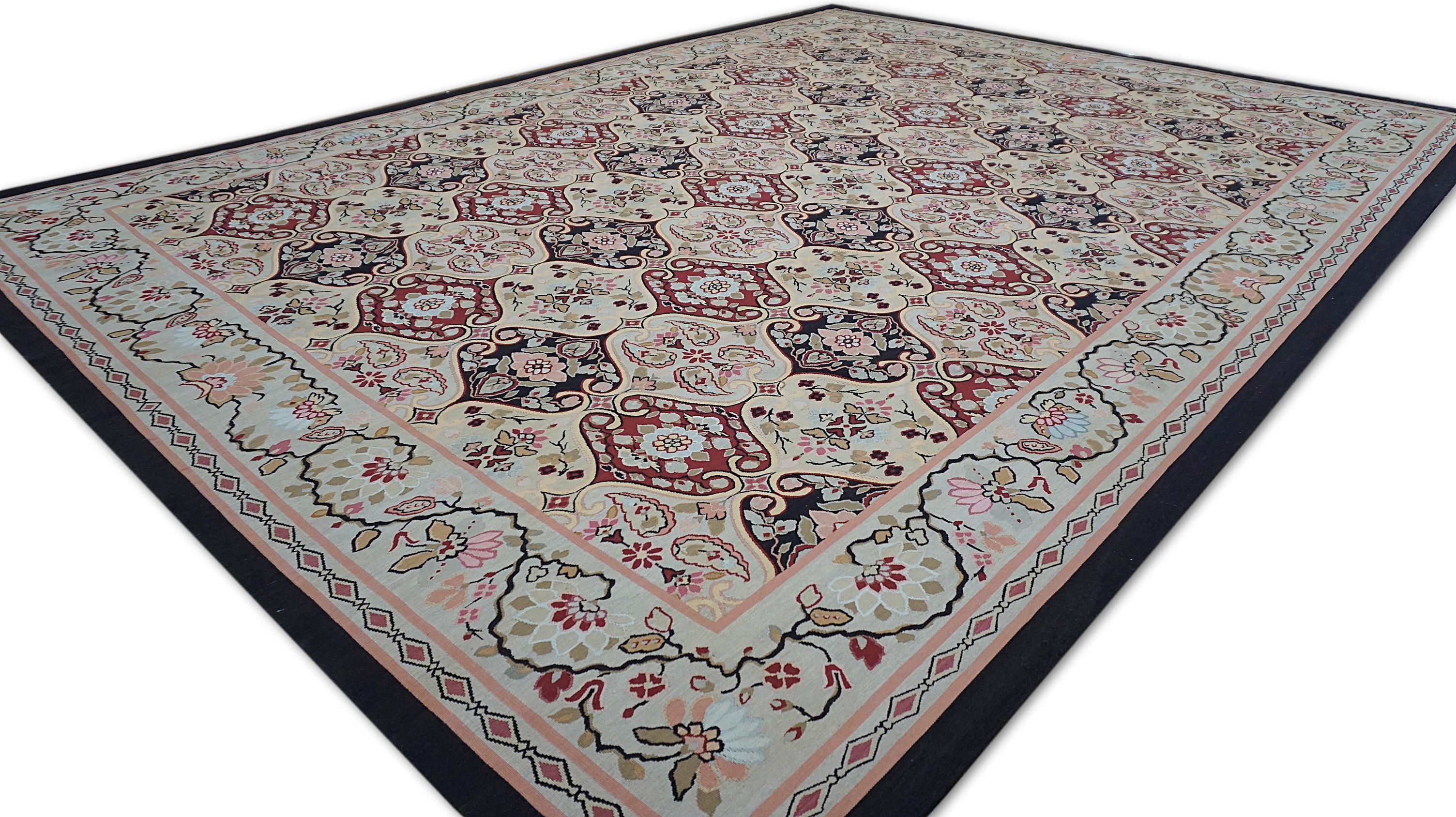 Tappeto in lana annodato a mano in stile Aubusson francese rosso e nero 9'x12'5'' In condizioni Nuovo in vendita a Torrance, CA