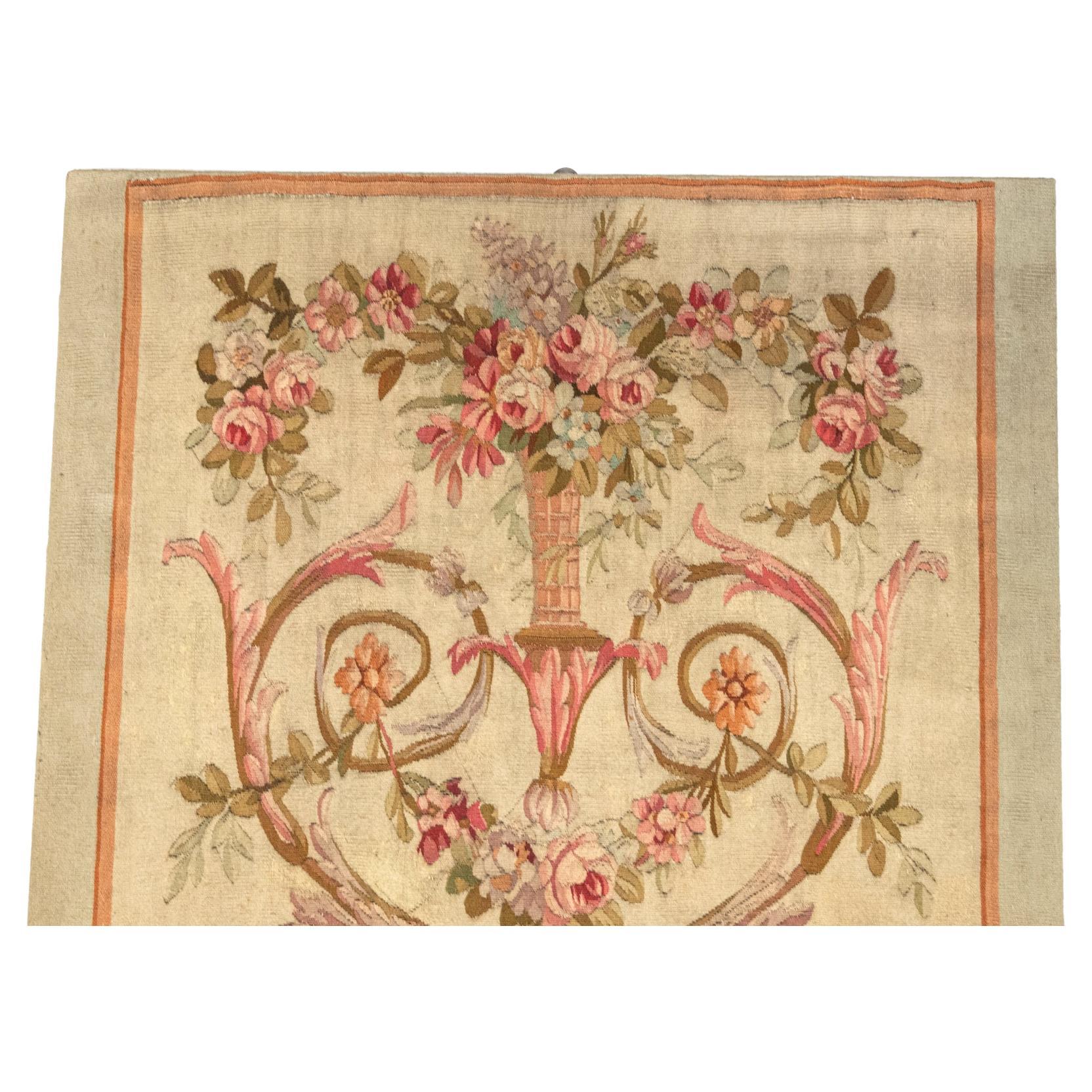 nr. 688 - An interesting antique French Aubusson tapestry, with non-binding sizes, therefore easy to fit into a modern home: perhaps a sliding door (why not ?).  Colors pleasant, easily adaptable.
To facilitate SHIPPING it can be removed from the