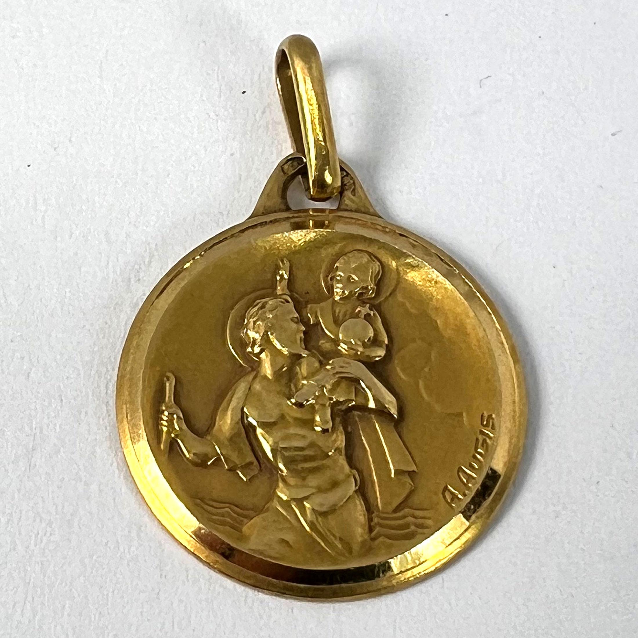 Colgante Medalla San Cristóbal French Augis de oro amarillo de 18 quilates en venta 8