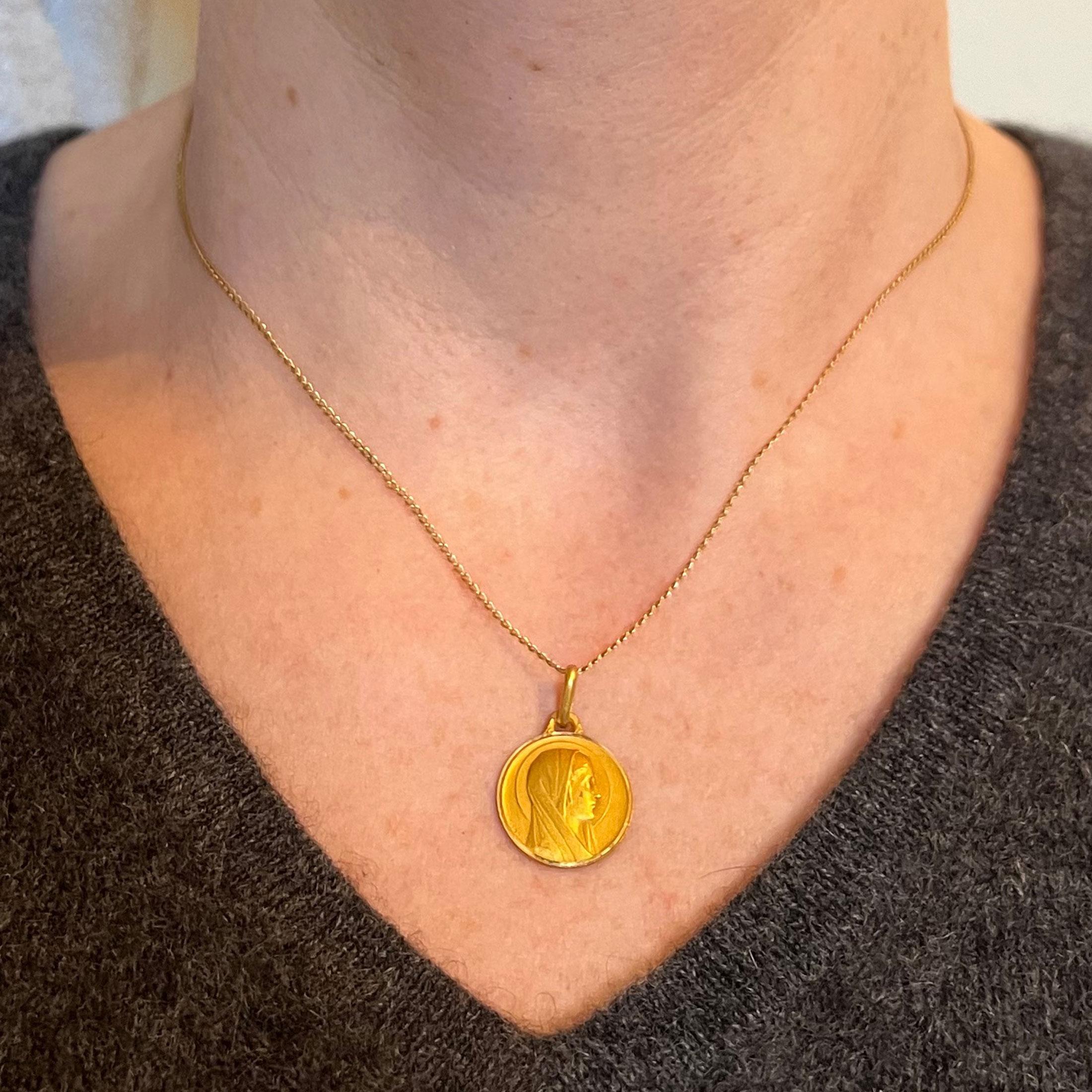 Femenino o masculino Colgante francés Augis Lasserre Virgen María Medalla de Oro Amarillo de 18 quilates en venta